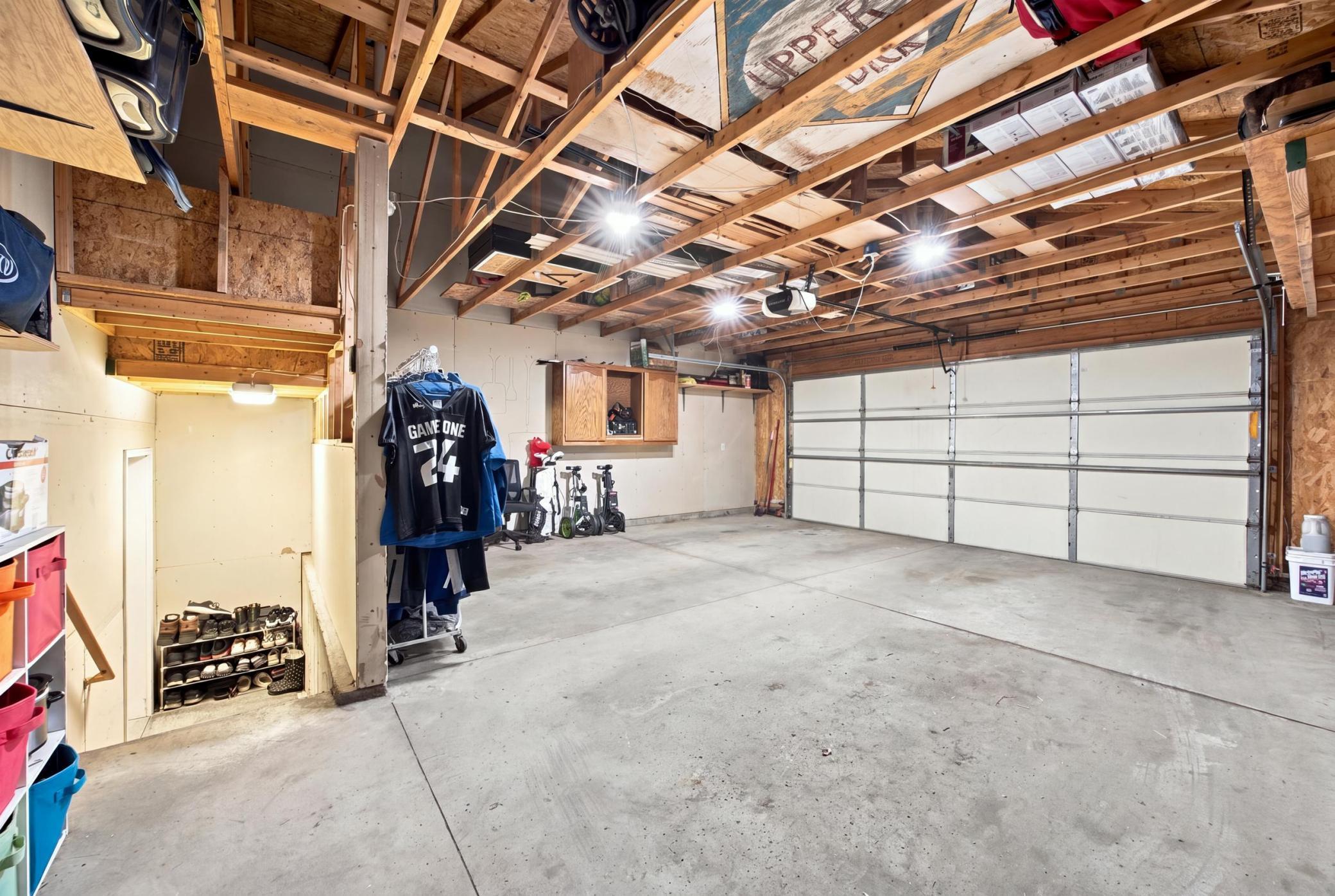 2004 twin home for sale at 1656 6 Street W in West Fargo, ND — 3 bed, 2 bath (photo 24 of 28)