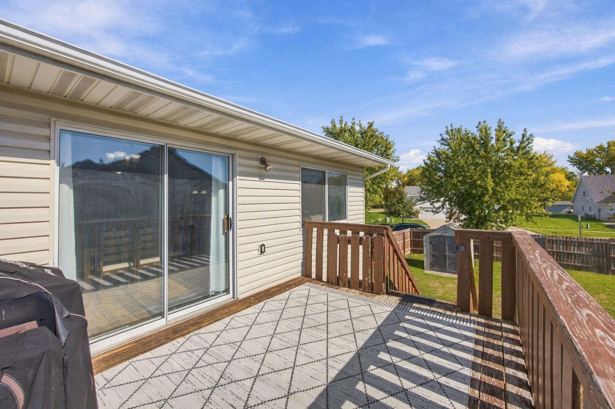 2004 twin home for sale at 1656 6 Street W in West Fargo, ND — 3 bed, 2 bath (photo 26 of 28)