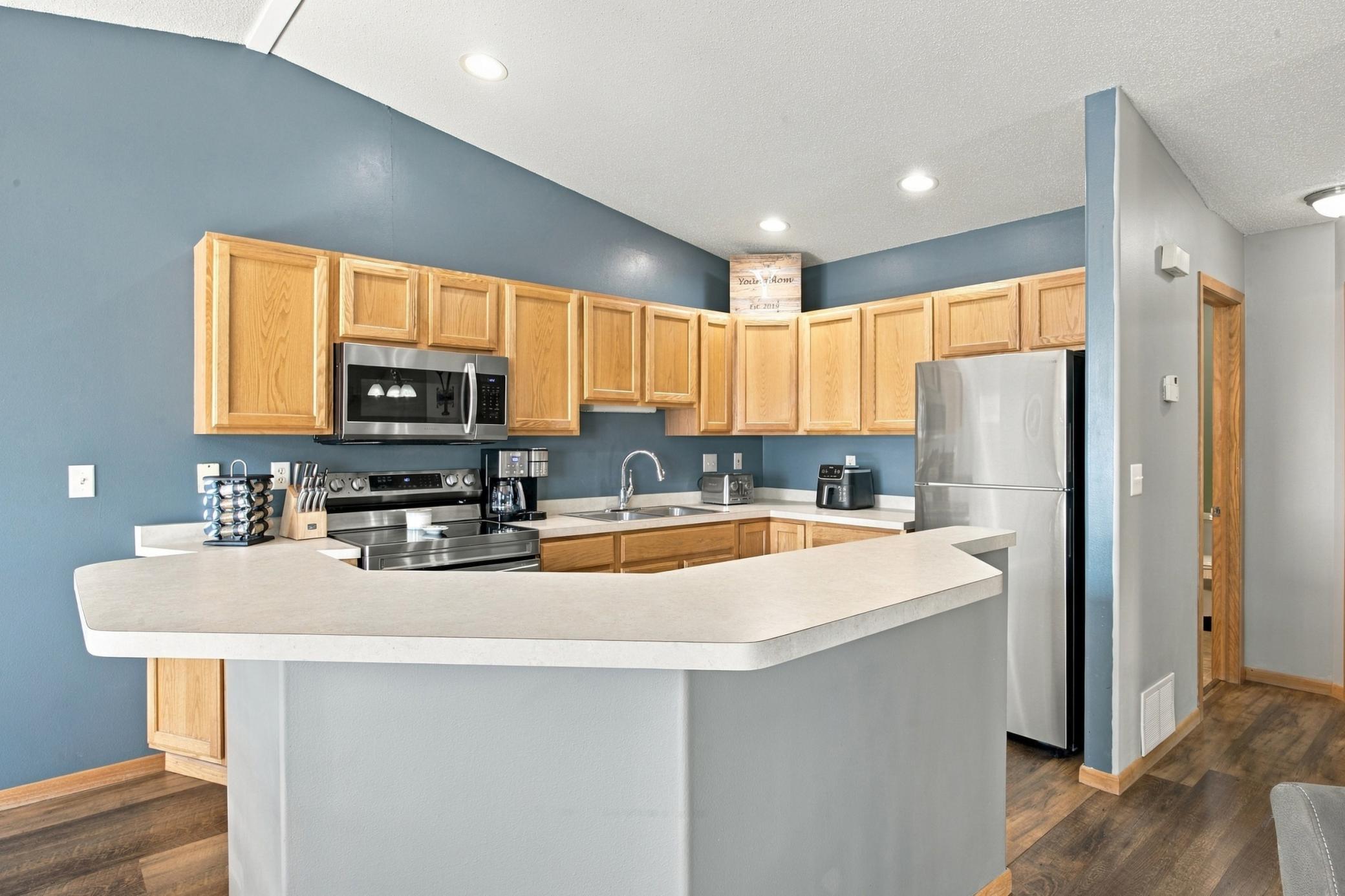 2004 twin home for sale at 1656 6 Street W in West Fargo, ND — 3 bed, 2 bath (photo 7 of 28)