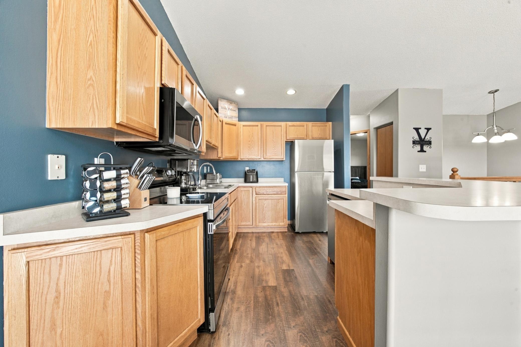 2004 twin home for sale at 1656 6 Street W in West Fargo, ND — 3 bed, 2 bath (photo 8 of 28)