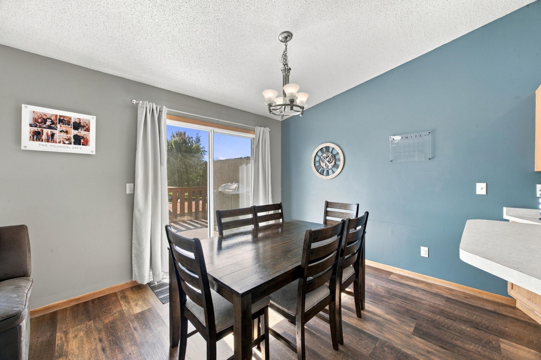 2004 twin home for sale at 1656 6 Street W in West Fargo, ND — 3 bed, 2 bath (photo 10 of 28)