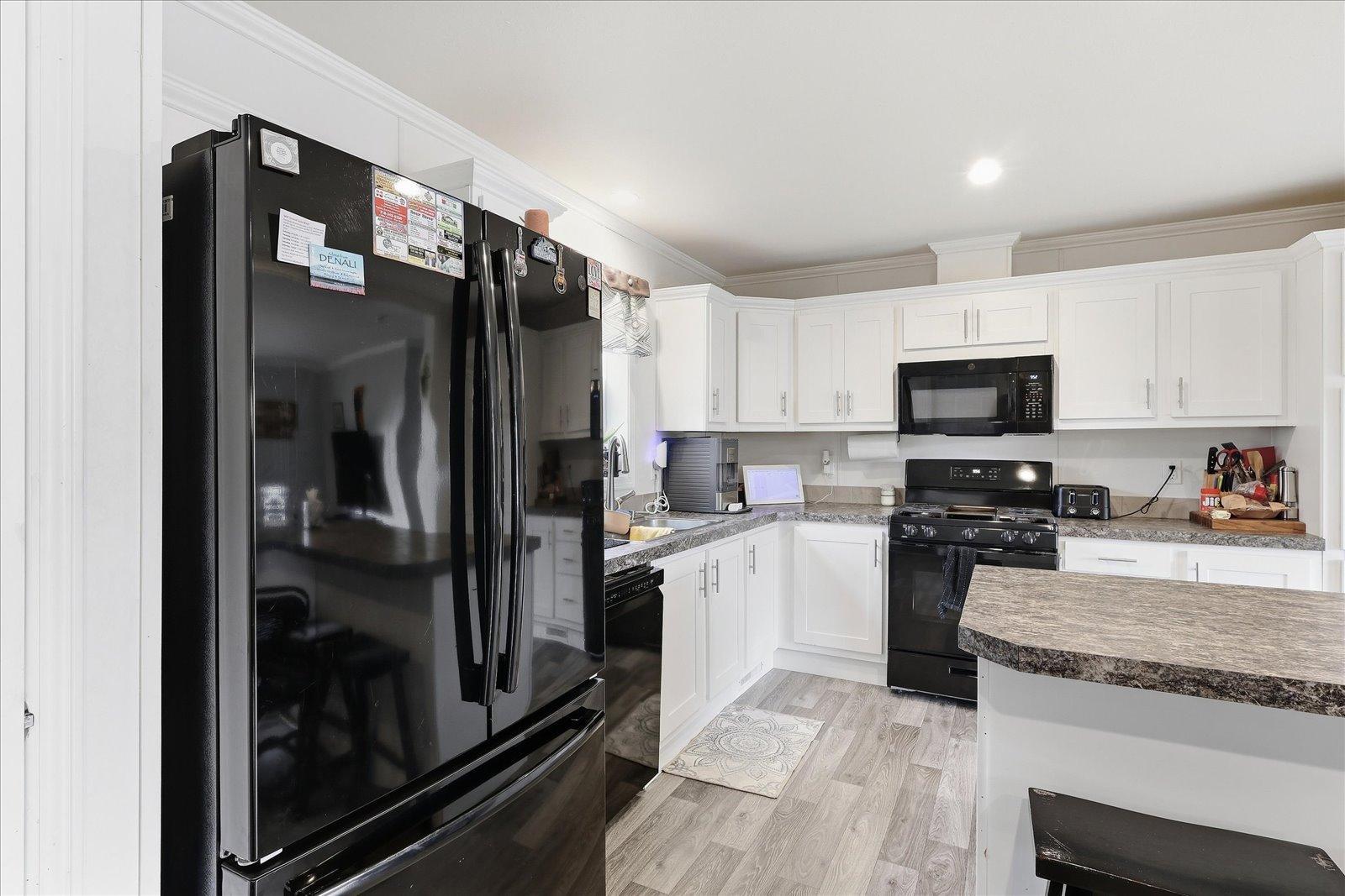 2021 single family home for sale at 41255 County Road 19 in Deer River, MN — 3 bed, 2 bath (photo 11 of 33)