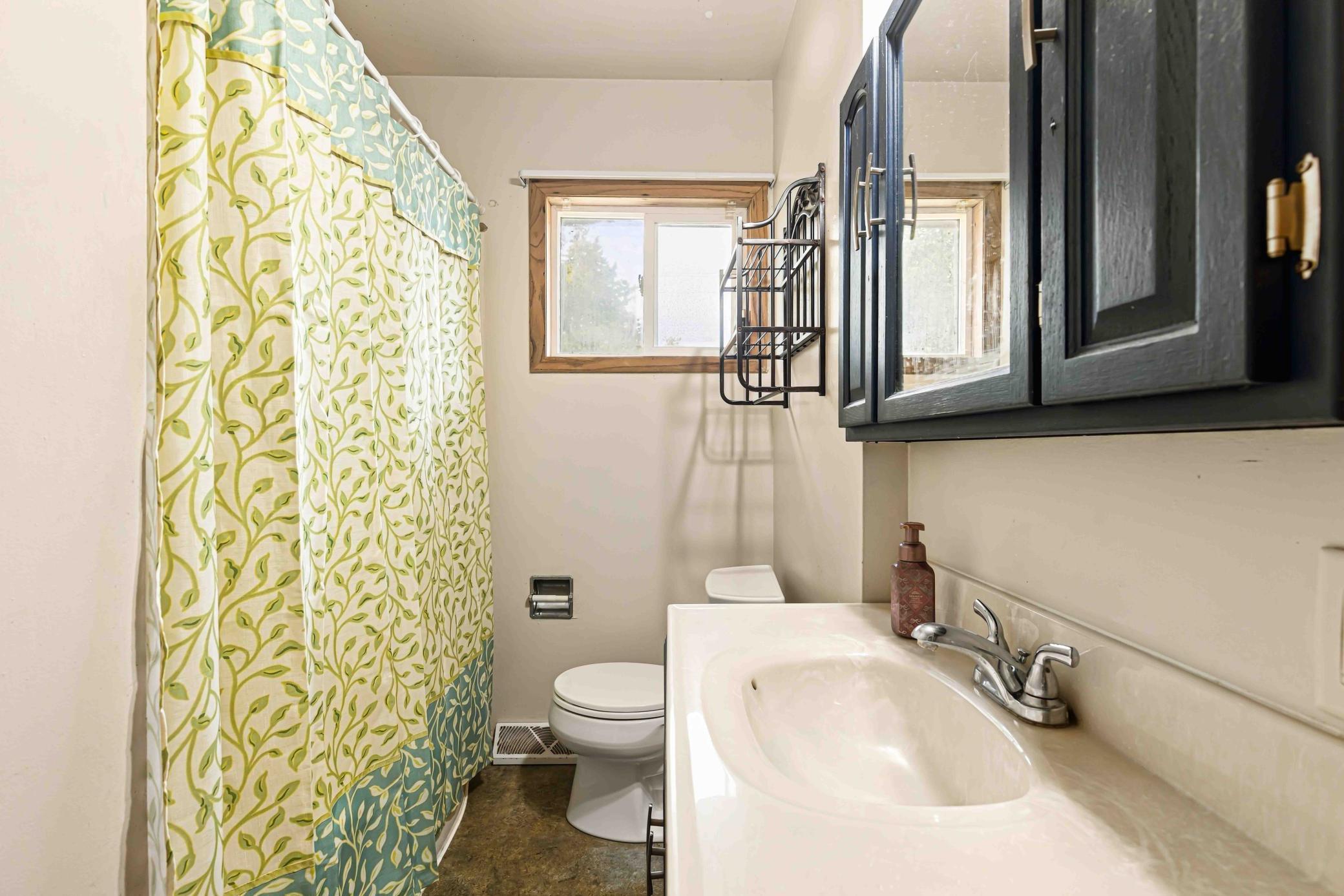 1956 single family home for sale at 1701 5th Street S in Fargo, ND — 3 bed, 2 bath (photo 16 of 34)