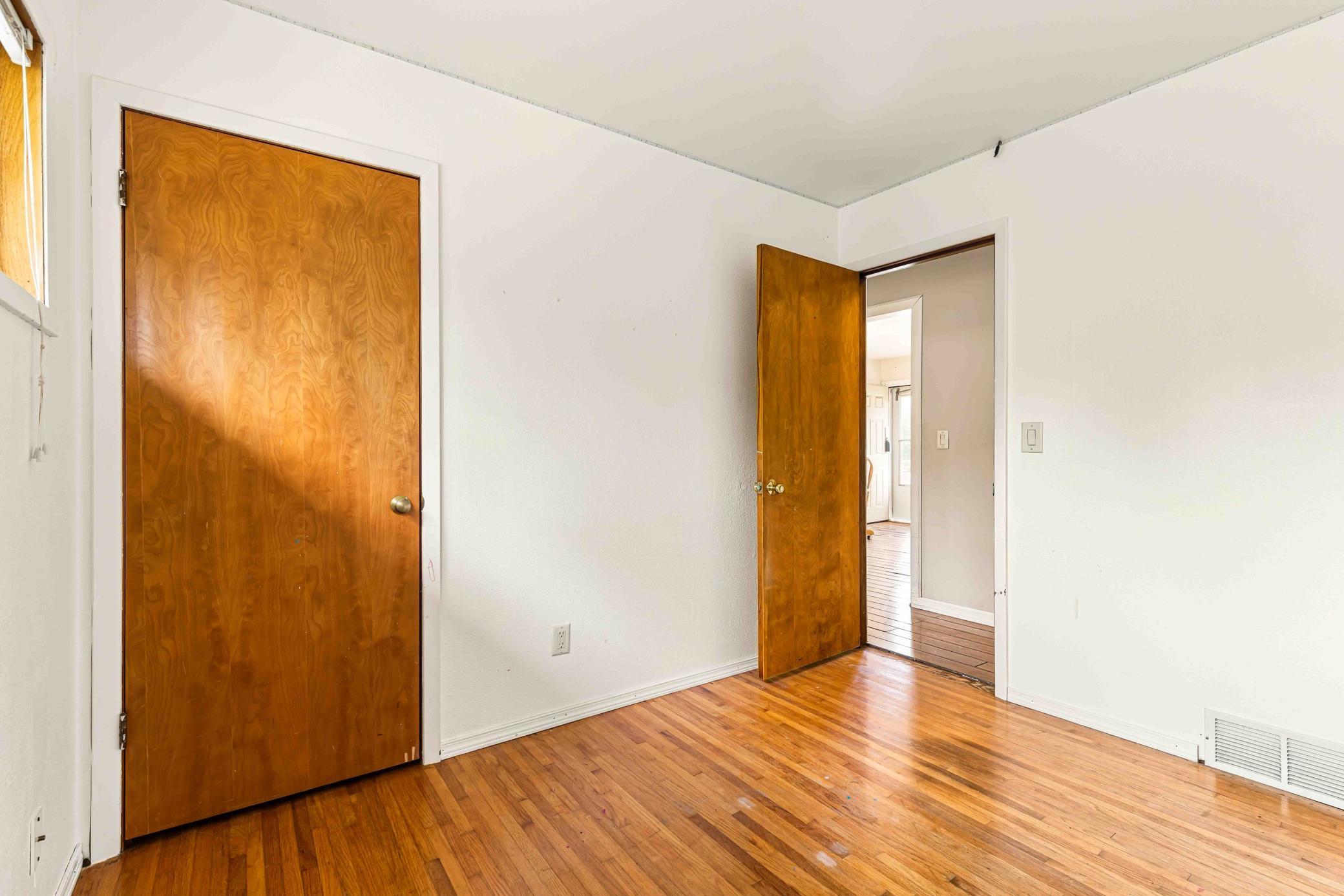 1956 single family home for sale at 1701 5th Street S in Fargo, ND — 3 bed, 2 bath (photo 17 of 34)