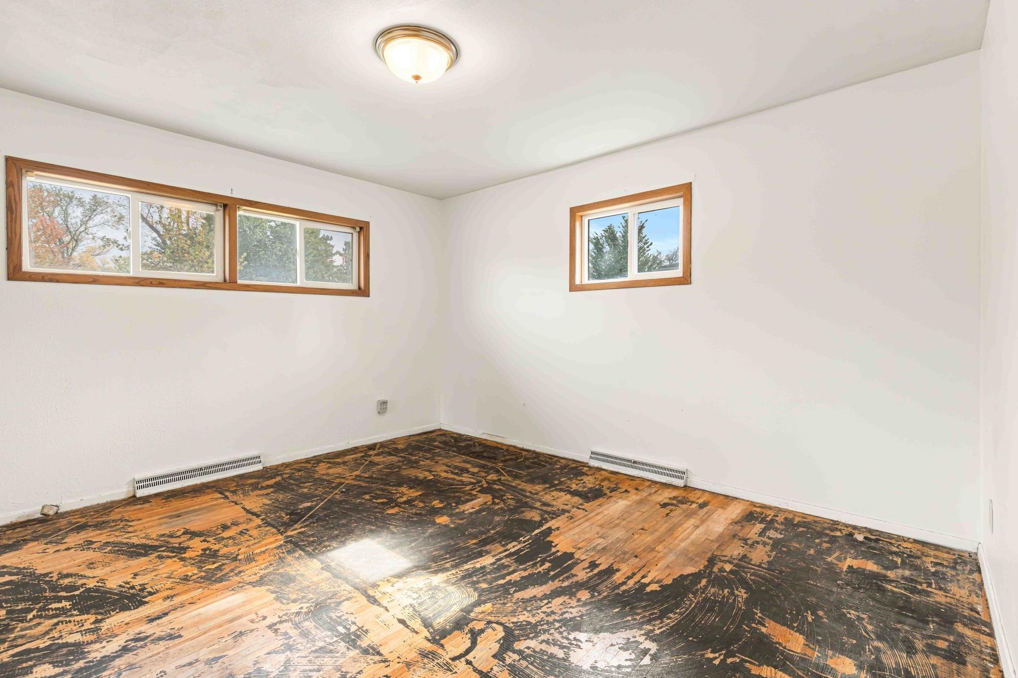 1956 single family home for sale at 1701 5th Street S in Fargo, ND — 3 bed, 2 bath (photo 22 of 34)