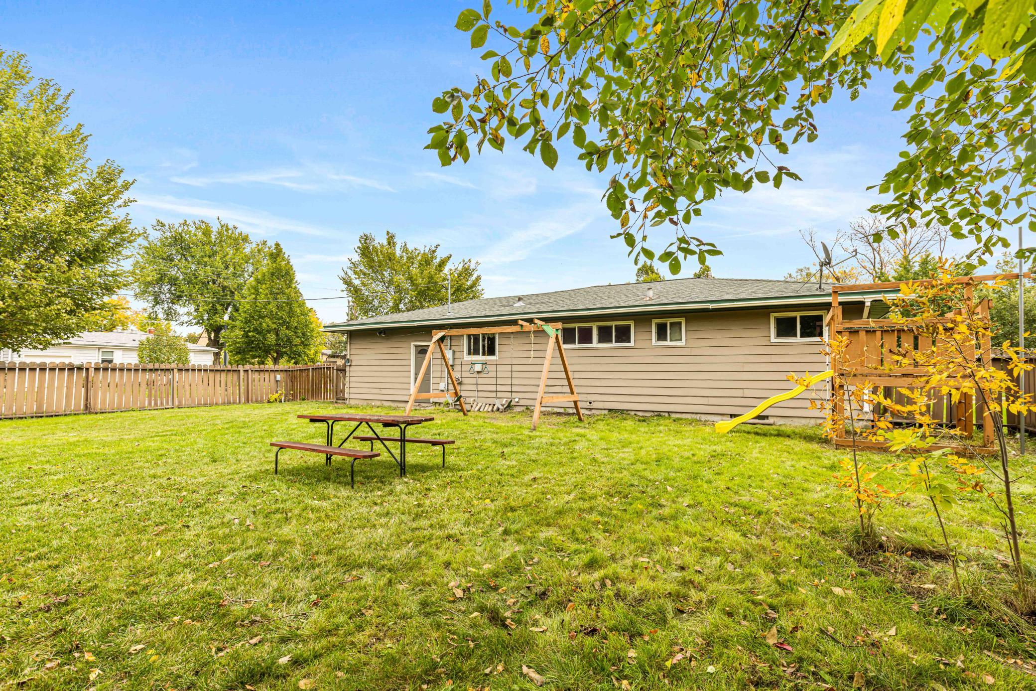 1956 single family home for sale at 1701 5th Street S in Fargo, ND — 3 bed, 2 bath (photo 24 of 34)