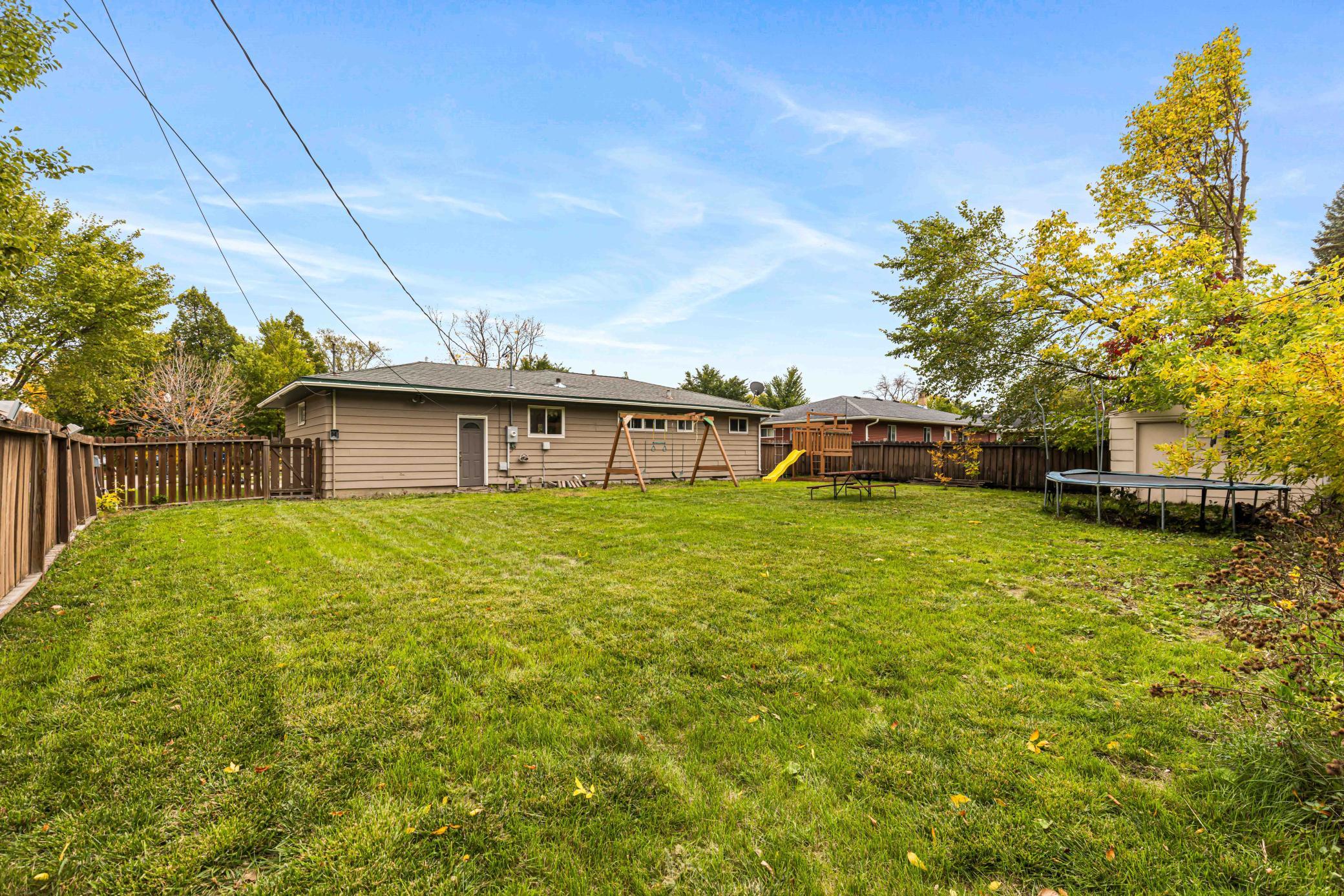 1956 single family home for sale at 1701 5th Street S in Fargo, ND — 3 bed, 2 bath (photo 25 of 34)