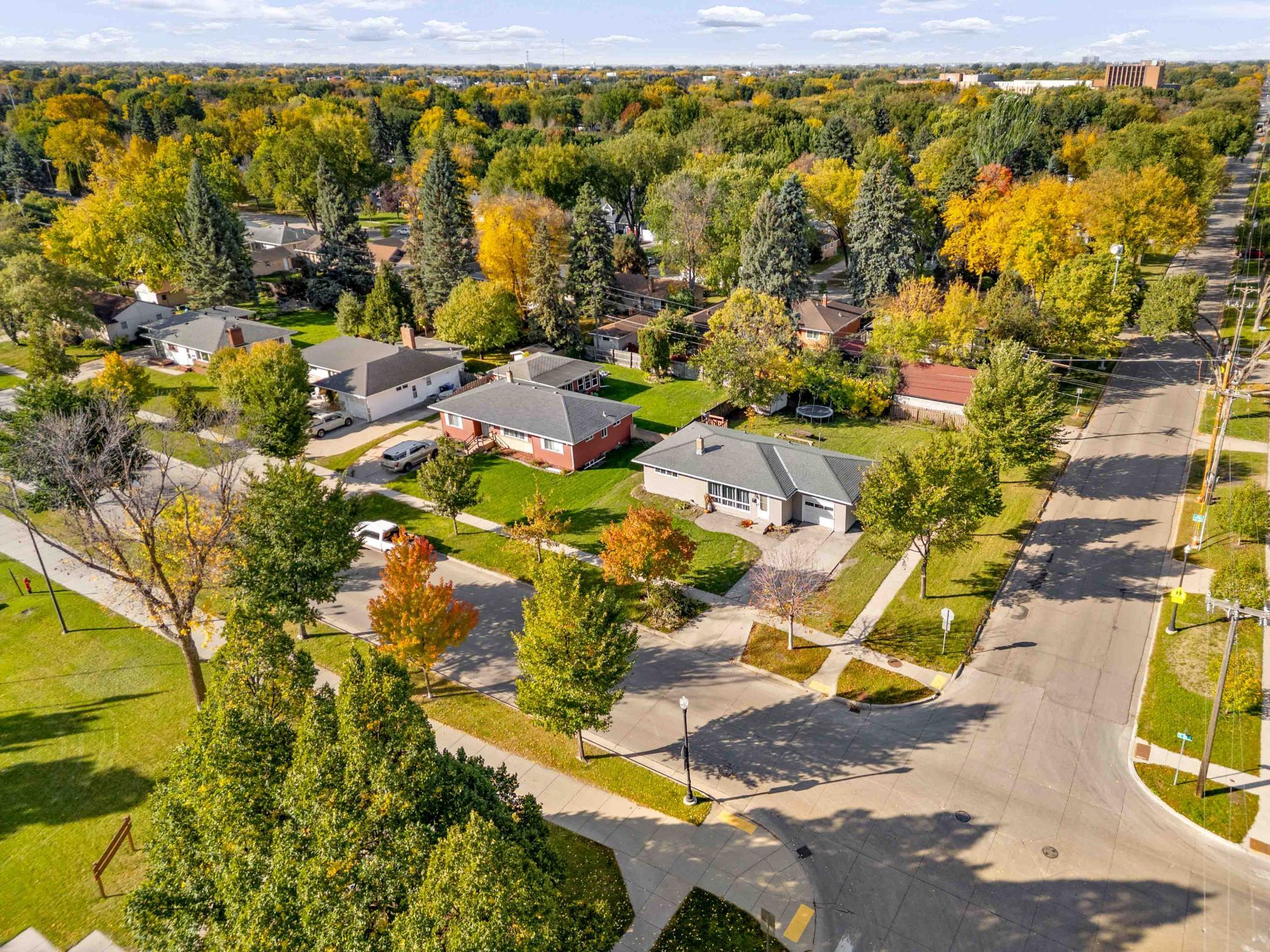 1956 single family home for sale at 1701 5th Street S in Fargo, ND — 3 bed, 2 bath (photo 28 of 34)