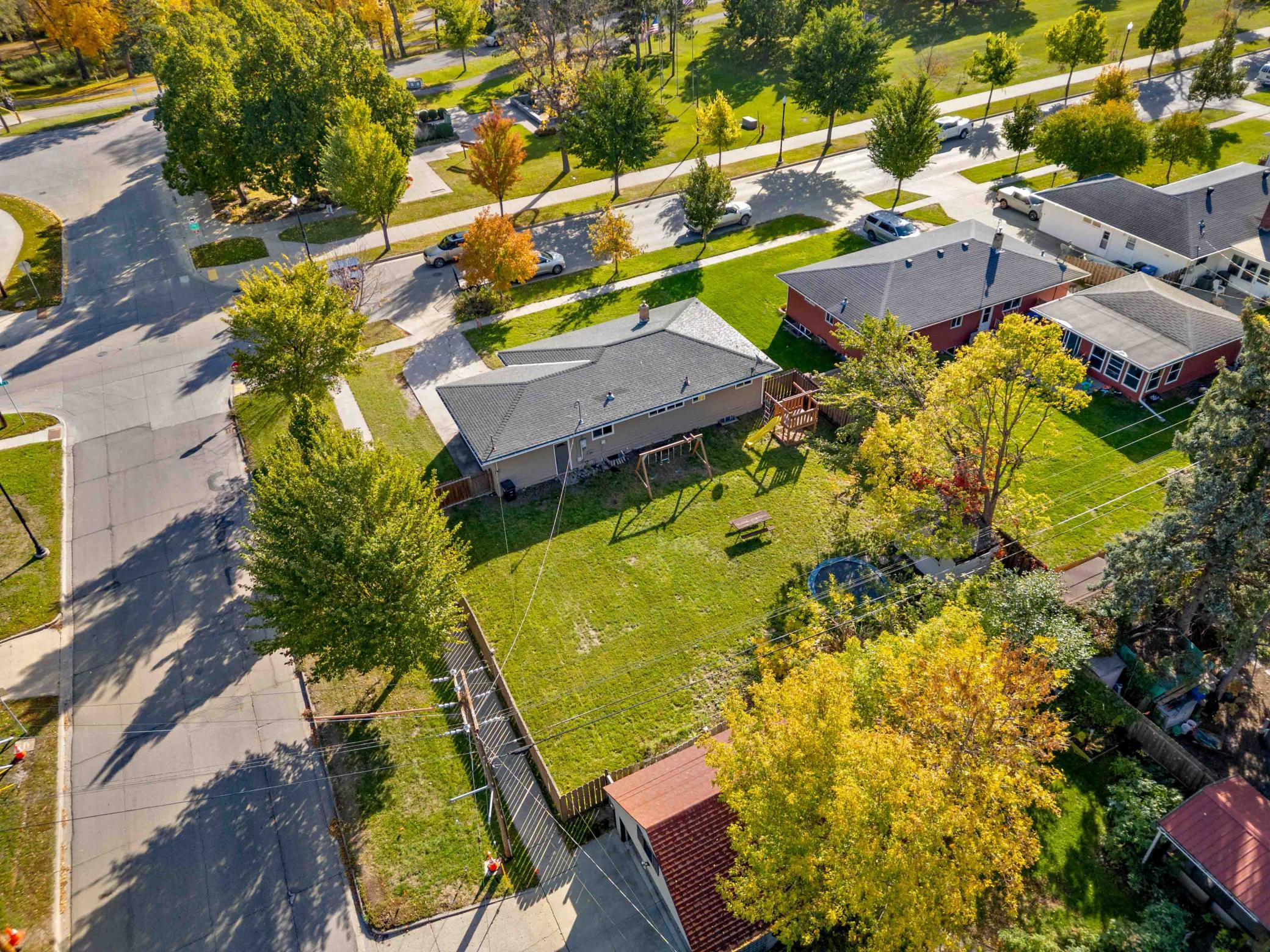 1956 single family home for sale at 1701 5th Street S in Fargo, ND — 3 bed, 2 bath (photo 29 of 34)