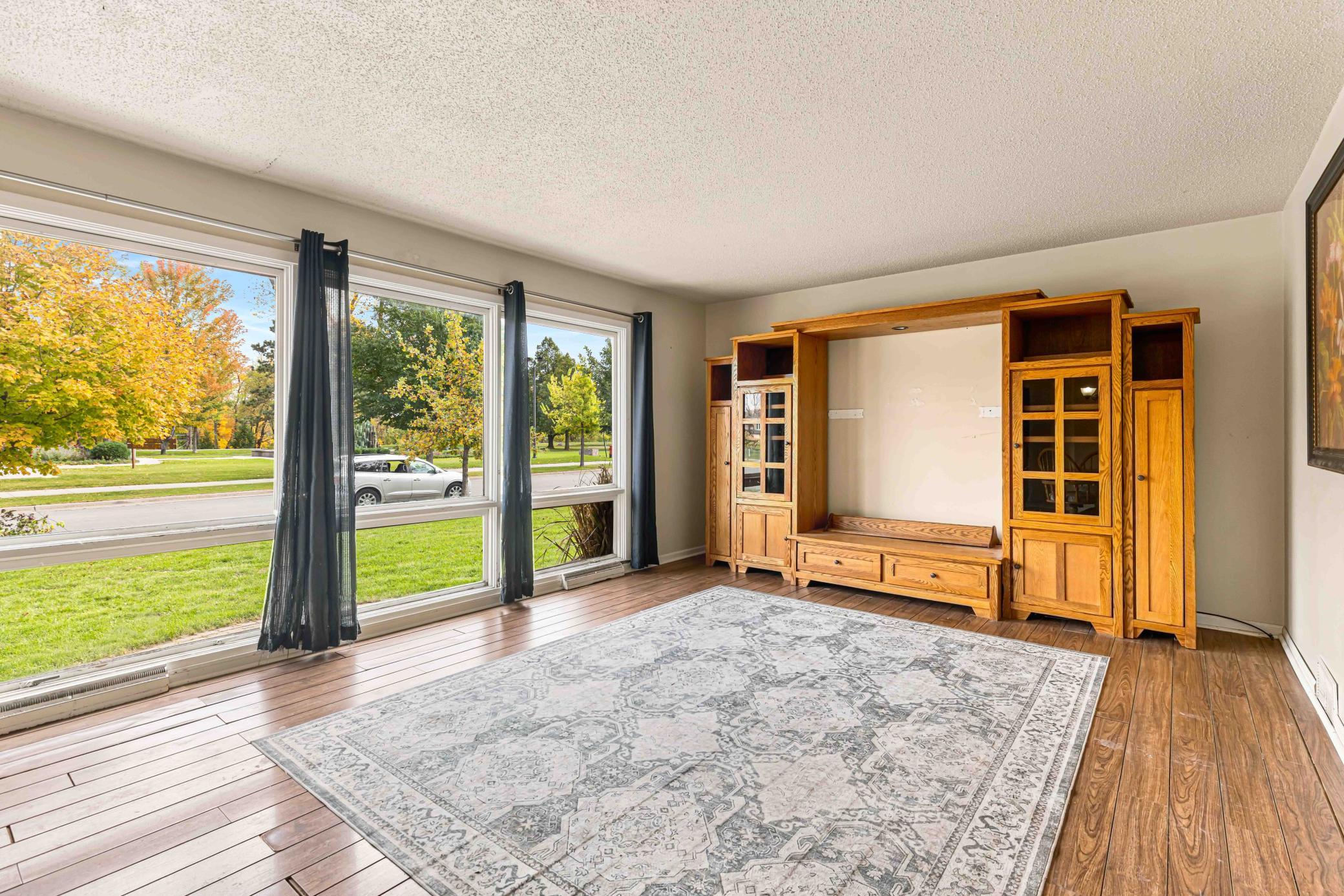 1956 single family home for sale at 1701 5th Street S in Fargo, ND — 3 bed, 2 bath (photo 8 of 34)