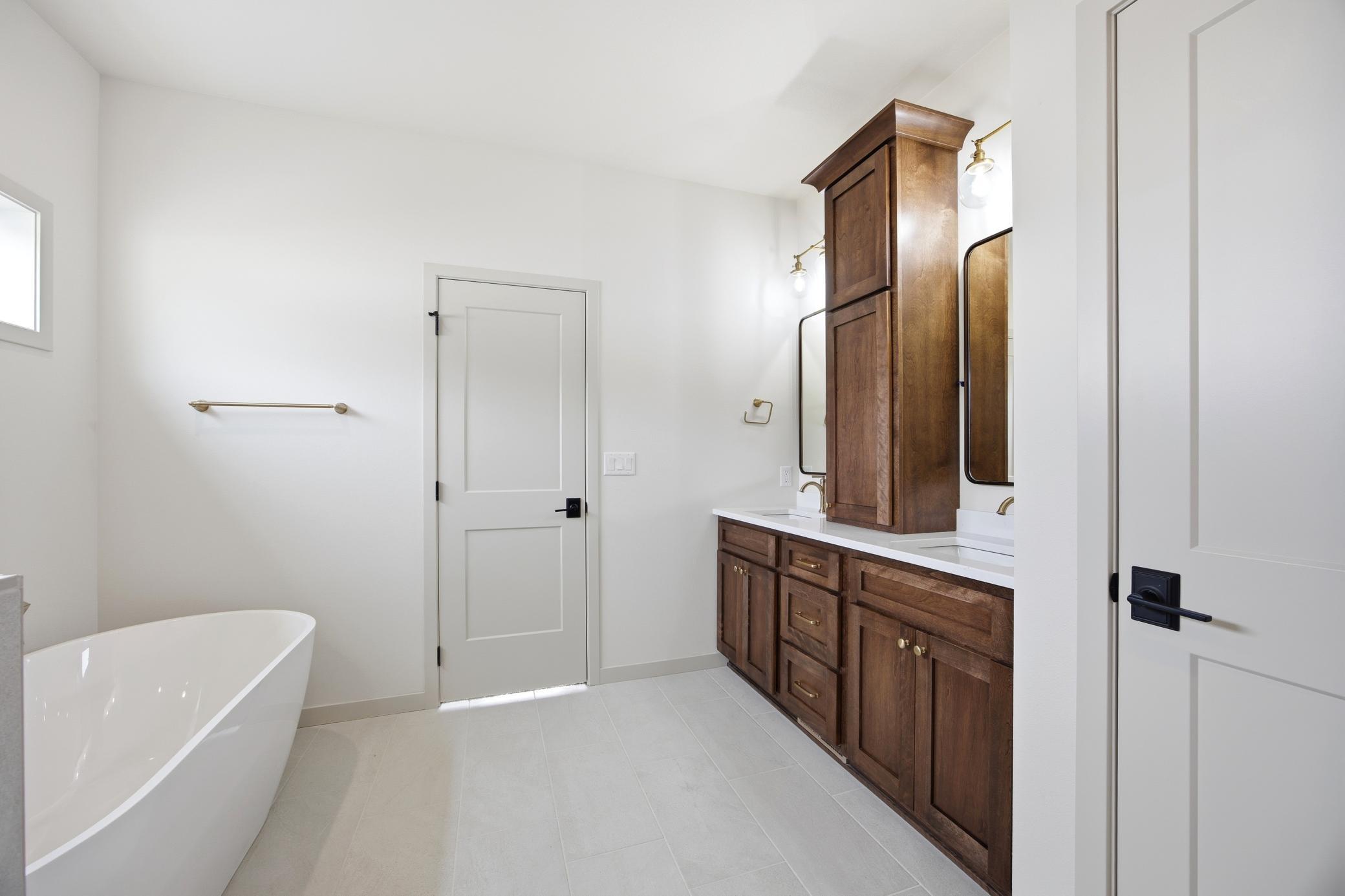 2025 single family home for sale at 4288 Pine Parkway S in Fargo, ND — 5 bed, 3 bath (photo 32 of 66)