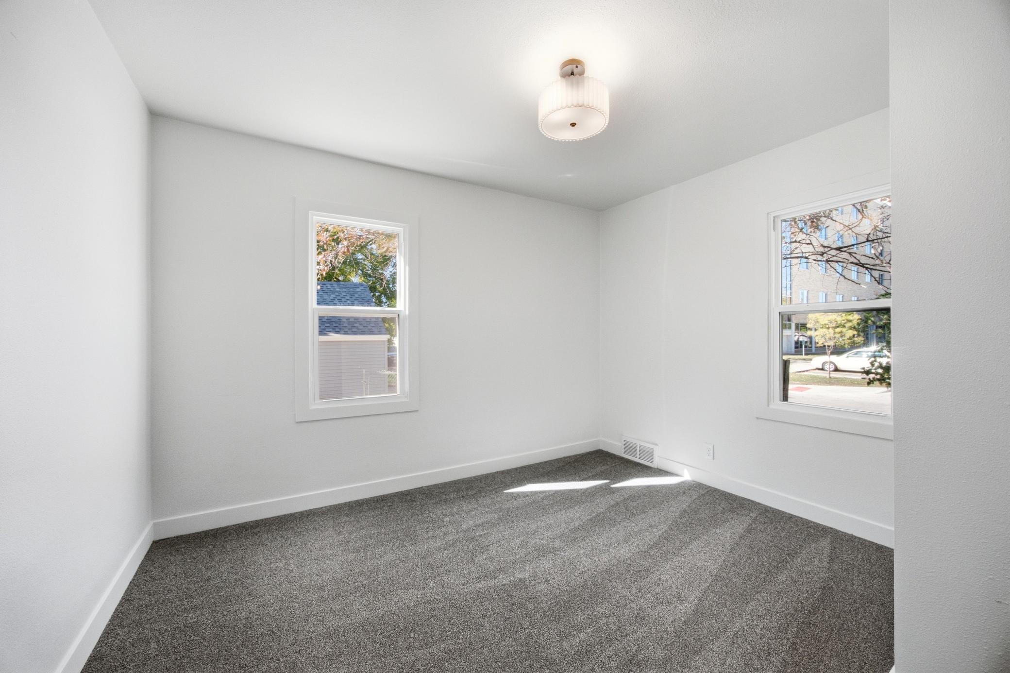 1946 single family home for sale at 631 11th Street N in Moorhead, MN — 3 bed, 2 bath (photo 16 of 33)