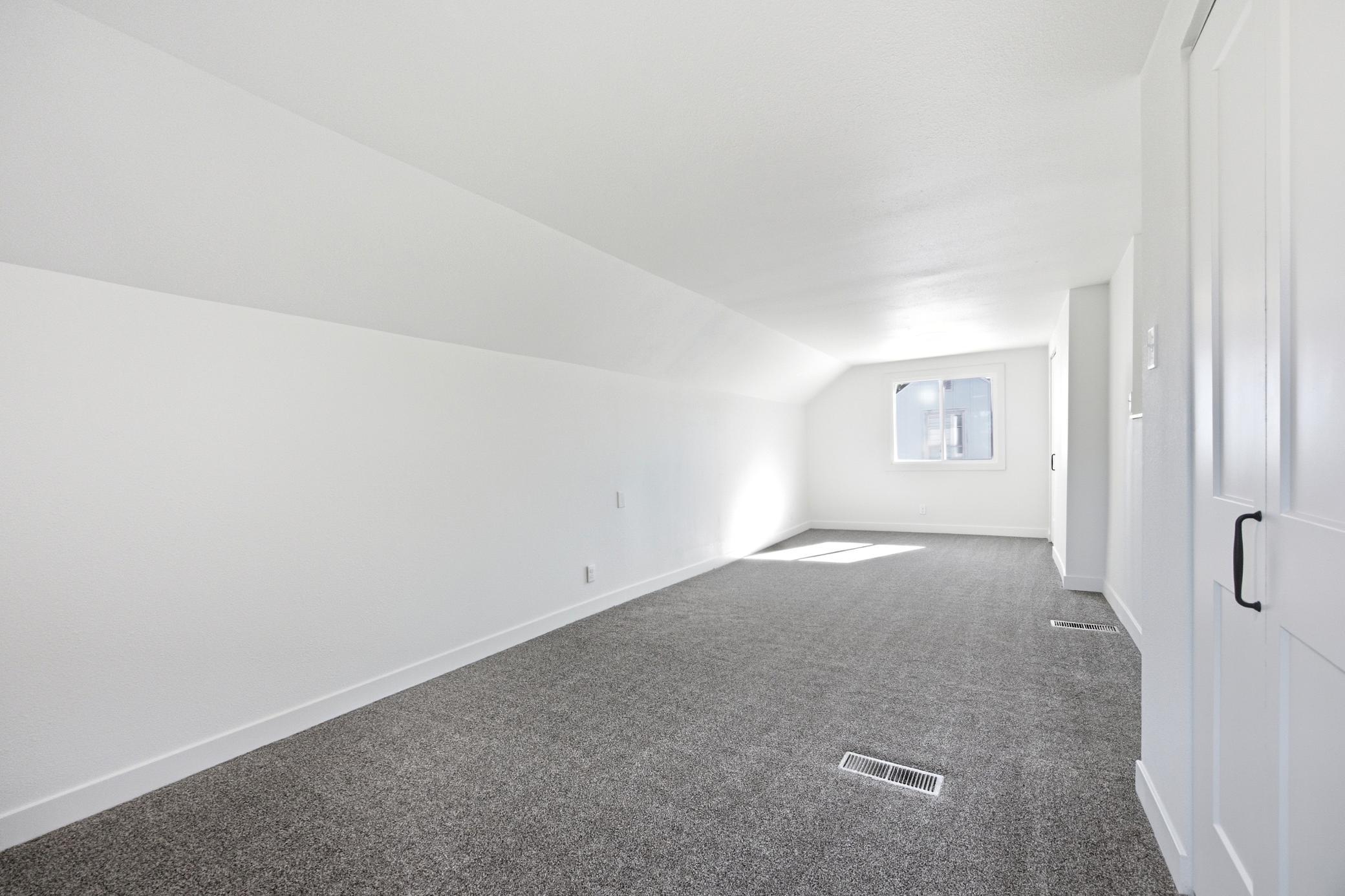 1946 single family home for sale at 631 11th Street N in Moorhead, MN — 3 bed, 2 bath (photo 24 of 33)
