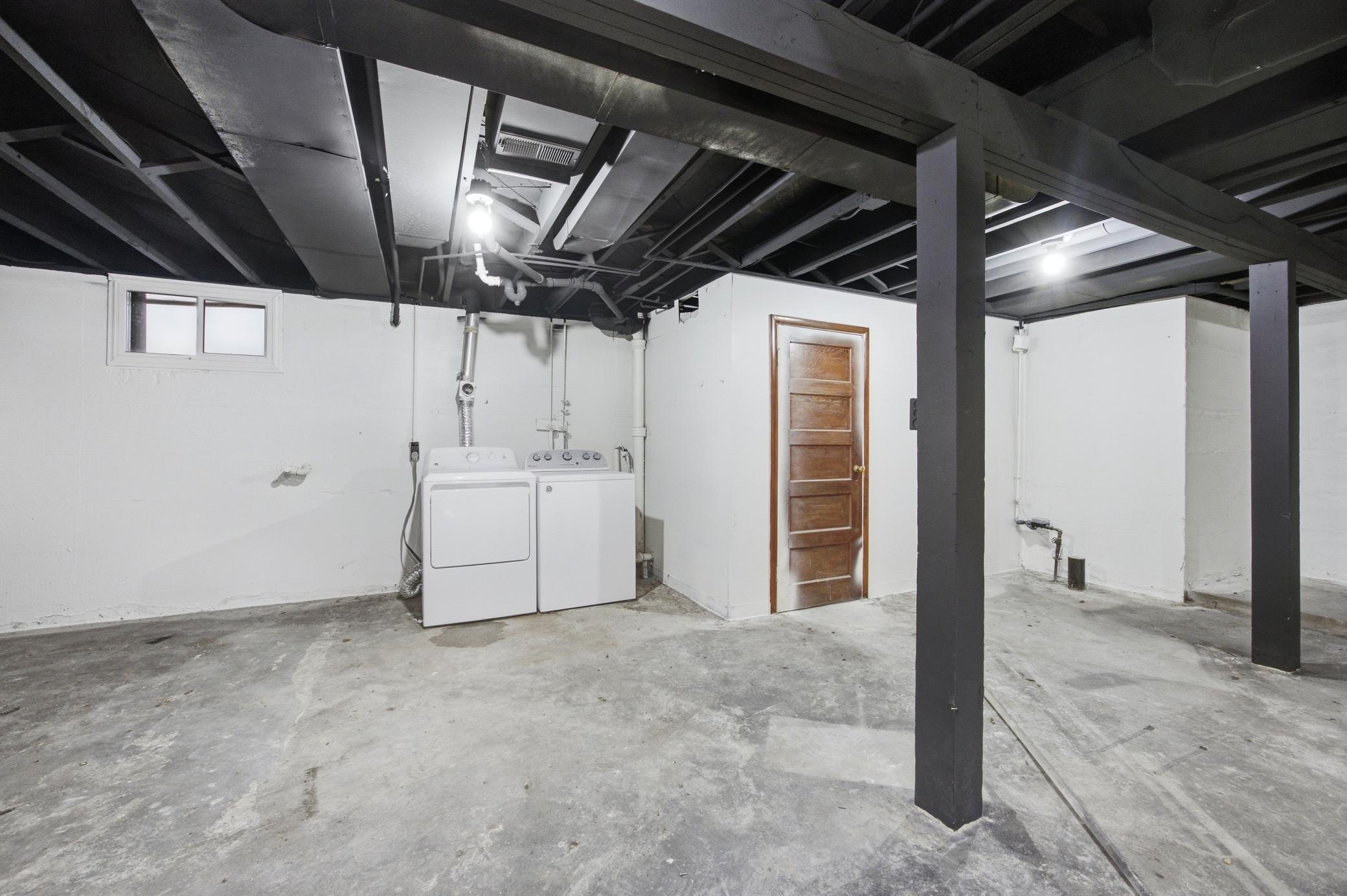 1946 single family home for sale at 631 11th Street N in Moorhead, MN — 3 bed, 2 bath (photo 26 of 33)