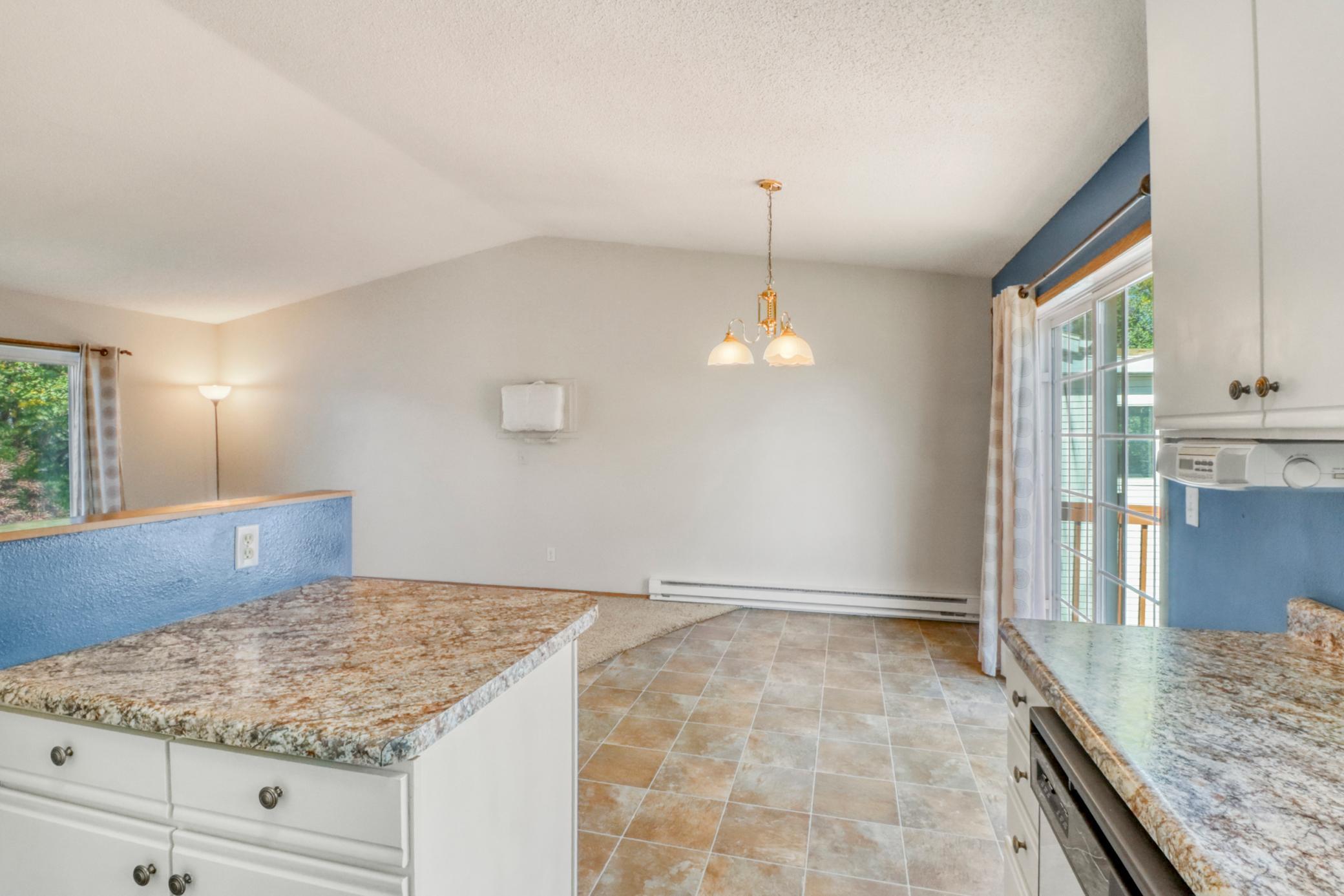 1997 single family home for sale at 770 49th Street S in Fargo, ND — 4 bed, 2 bath (photo 14 of 46)
