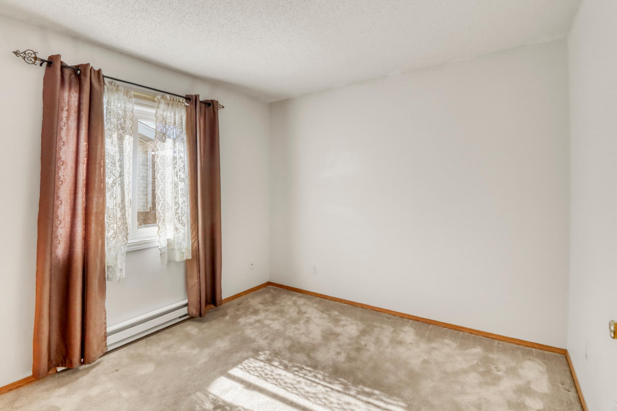 1997 single family home for sale at 770 49th Street S in Fargo, ND — 4 bed, 2 bath (photo 24 of 46)