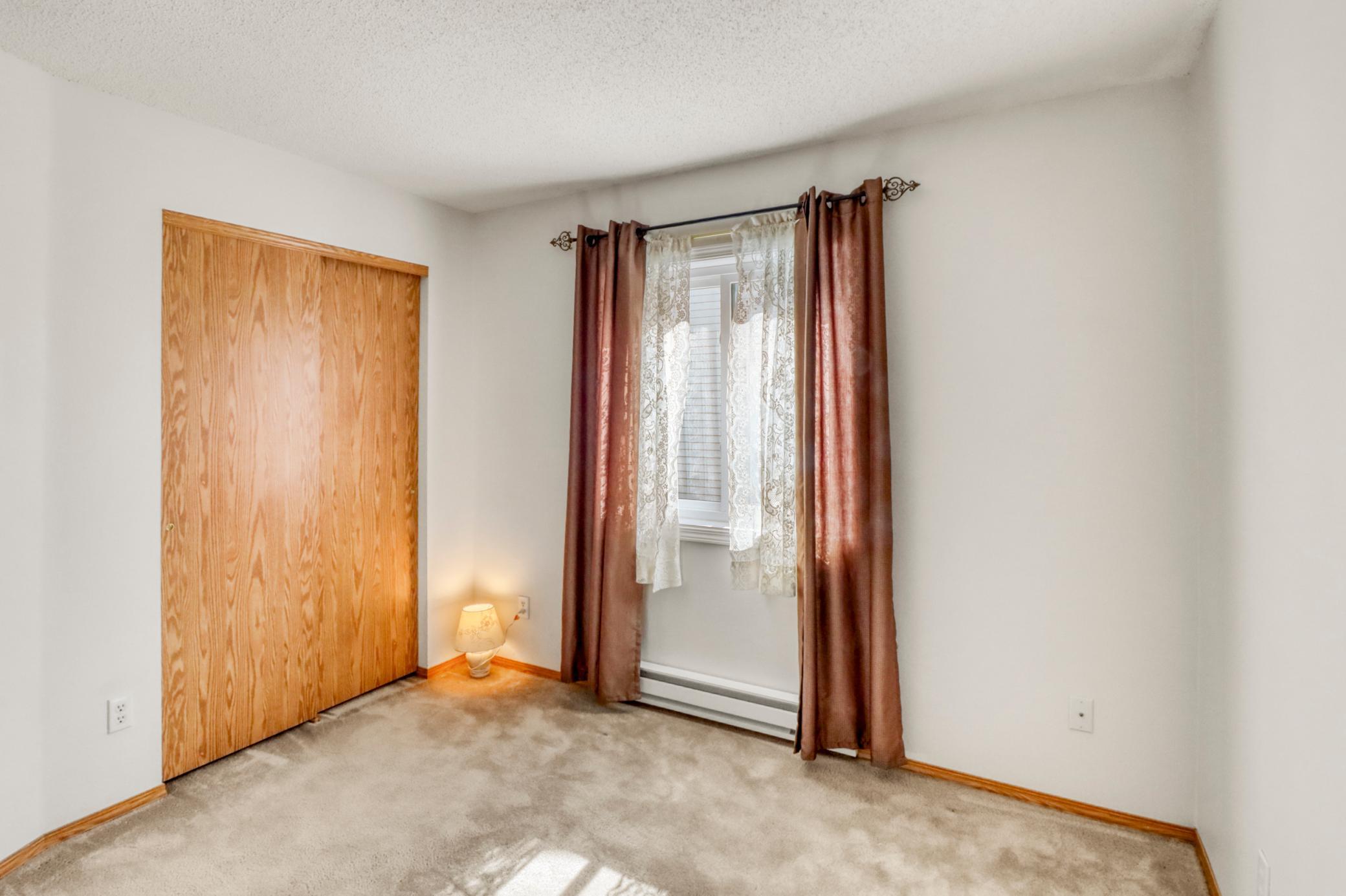 1997 single family home for sale at 770 49th Street S in Fargo, ND — 4 bed, 2 bath (photo 25 of 46)