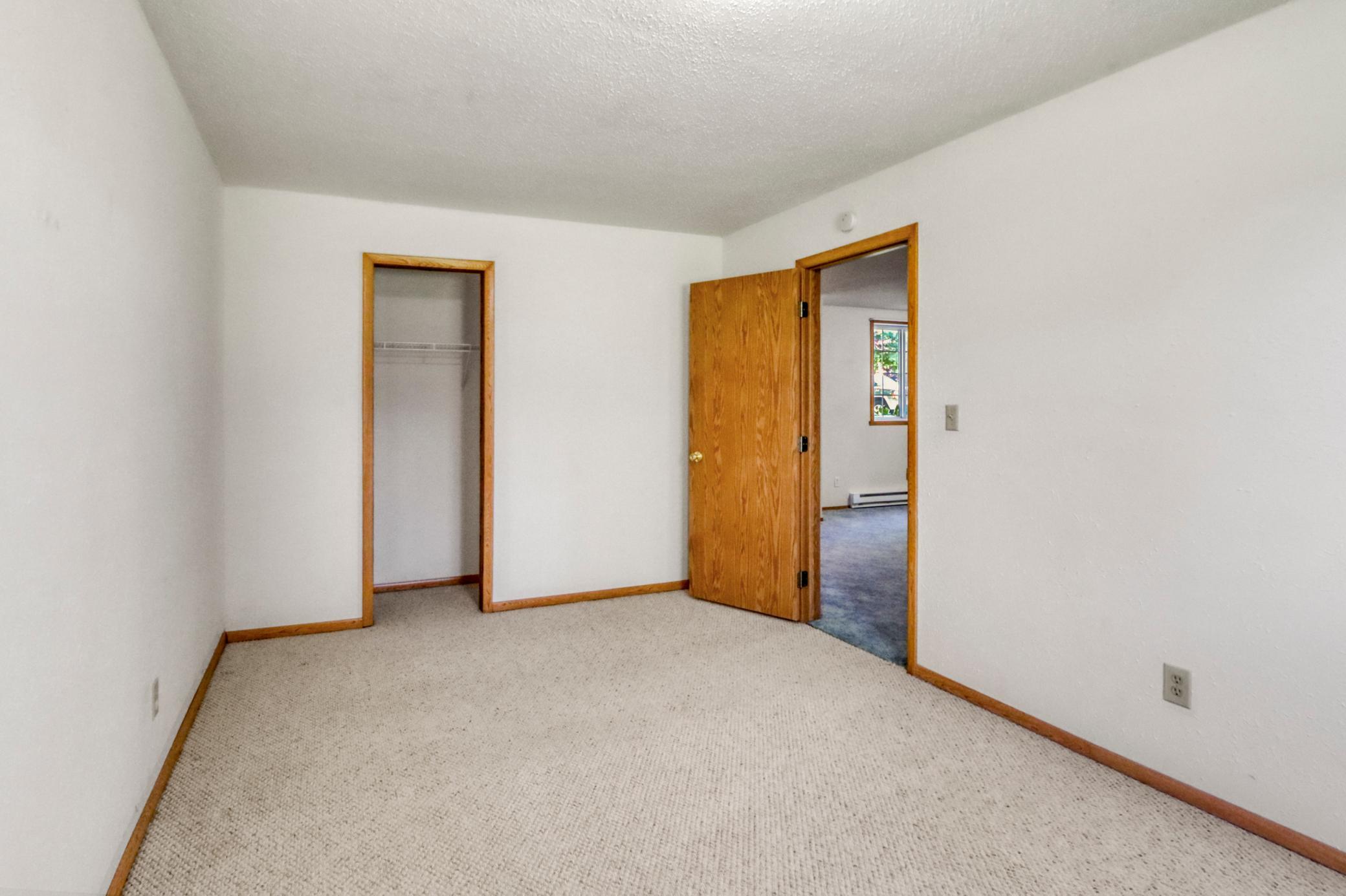 1997 single family home for sale at 770 49th Street S in Fargo, ND — 4 bed, 2 bath (photo 32 of 46)