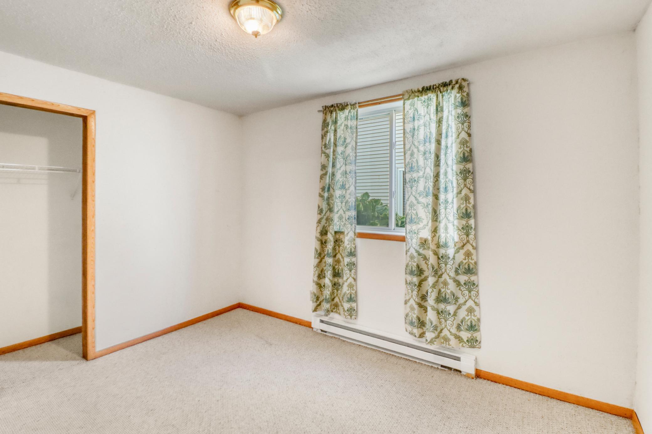 1997 single family home for sale at 770 49th Street S in Fargo, ND — 4 bed, 2 bath (photo 34 of 46)