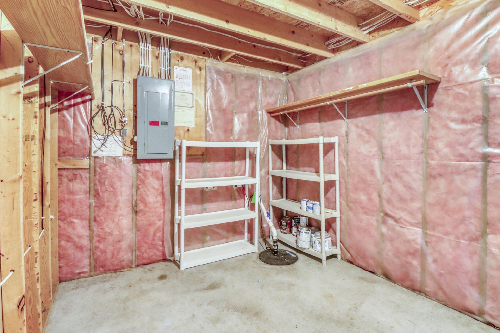 1997 single family home for sale at 770 49th Street S in Fargo, ND — 4 bed, 2 bath (photo 38 of 46)