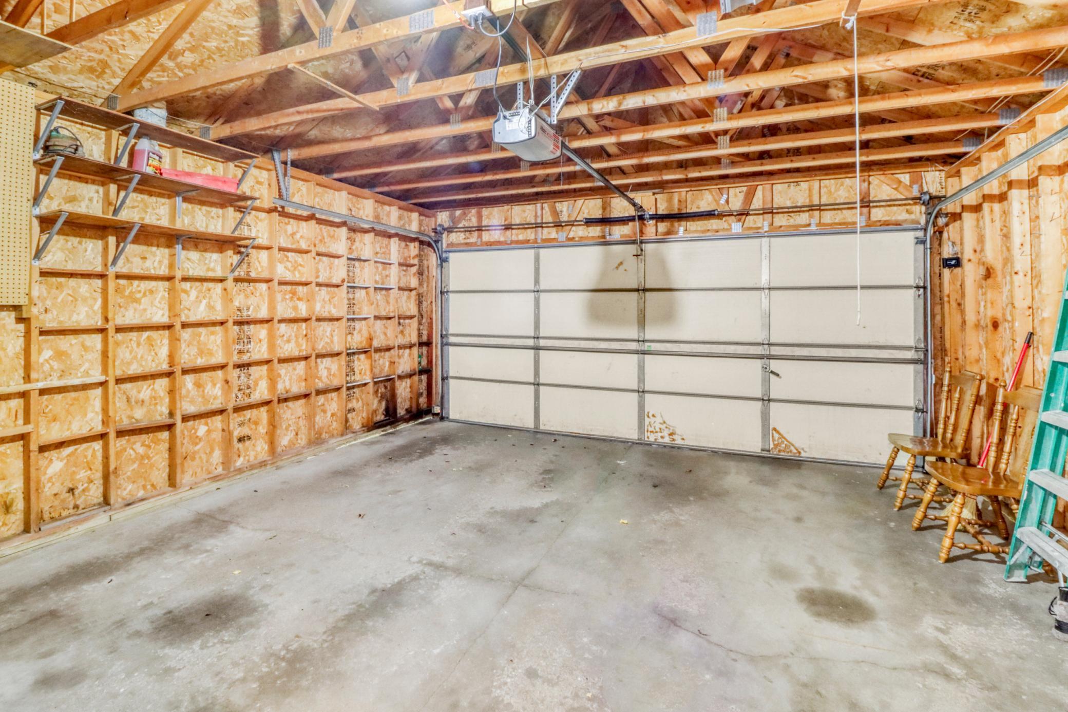 1997 single family home for sale at 770 49th Street S in Fargo, ND — 4 bed, 2 bath (photo 39 of 46)