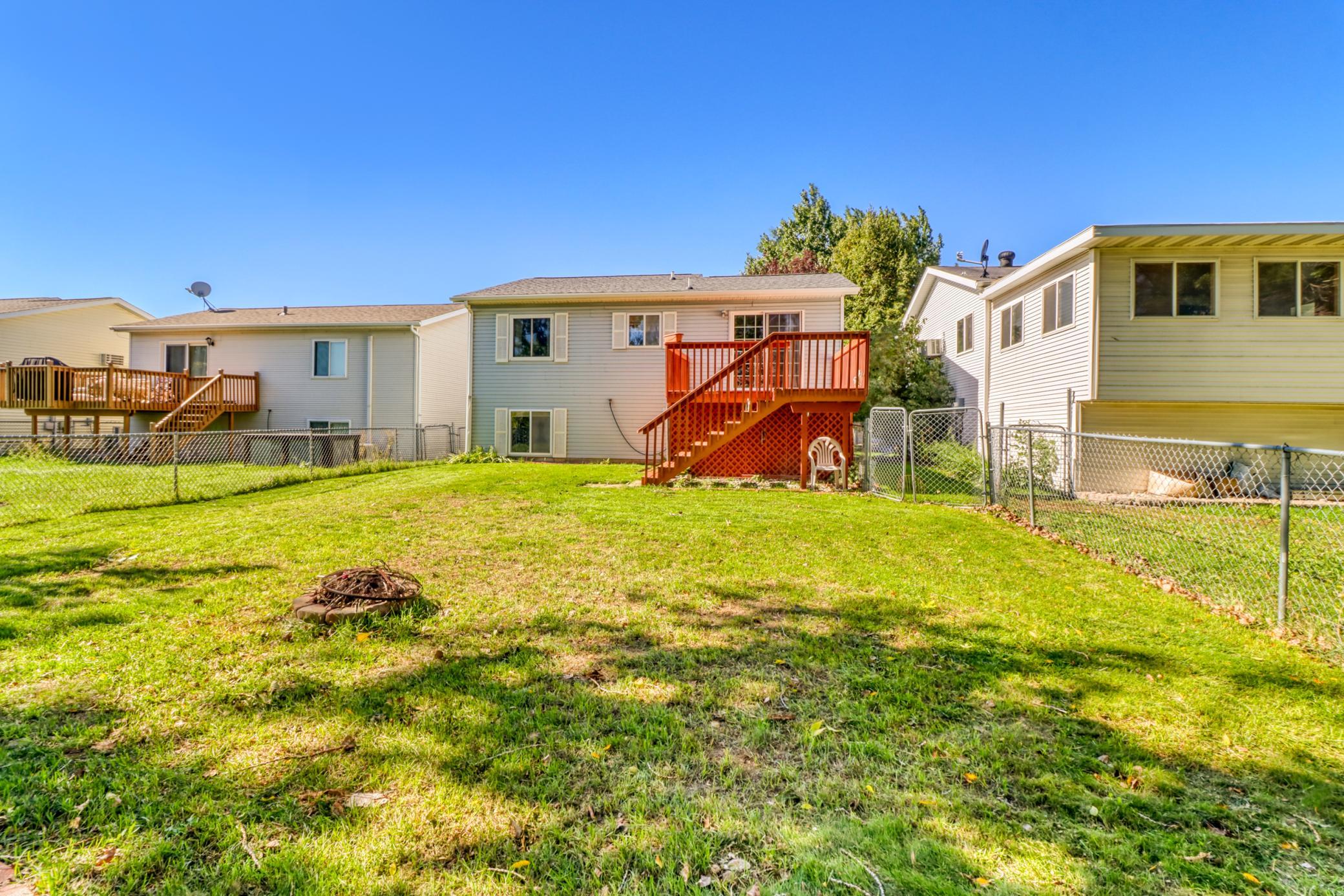 1997 single family home for sale at 770 49th Street S in Fargo, ND — 4 bed, 2 bath (photo 41 of 46)
