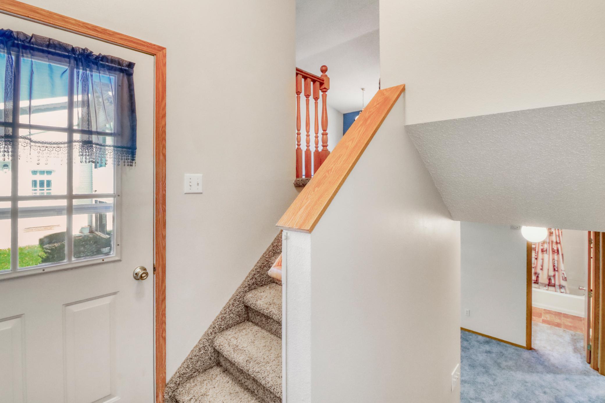 1997 single family home for sale at 770 49th Street S in Fargo, ND — 4 bed, 2 bath (photo 6 of 46)
