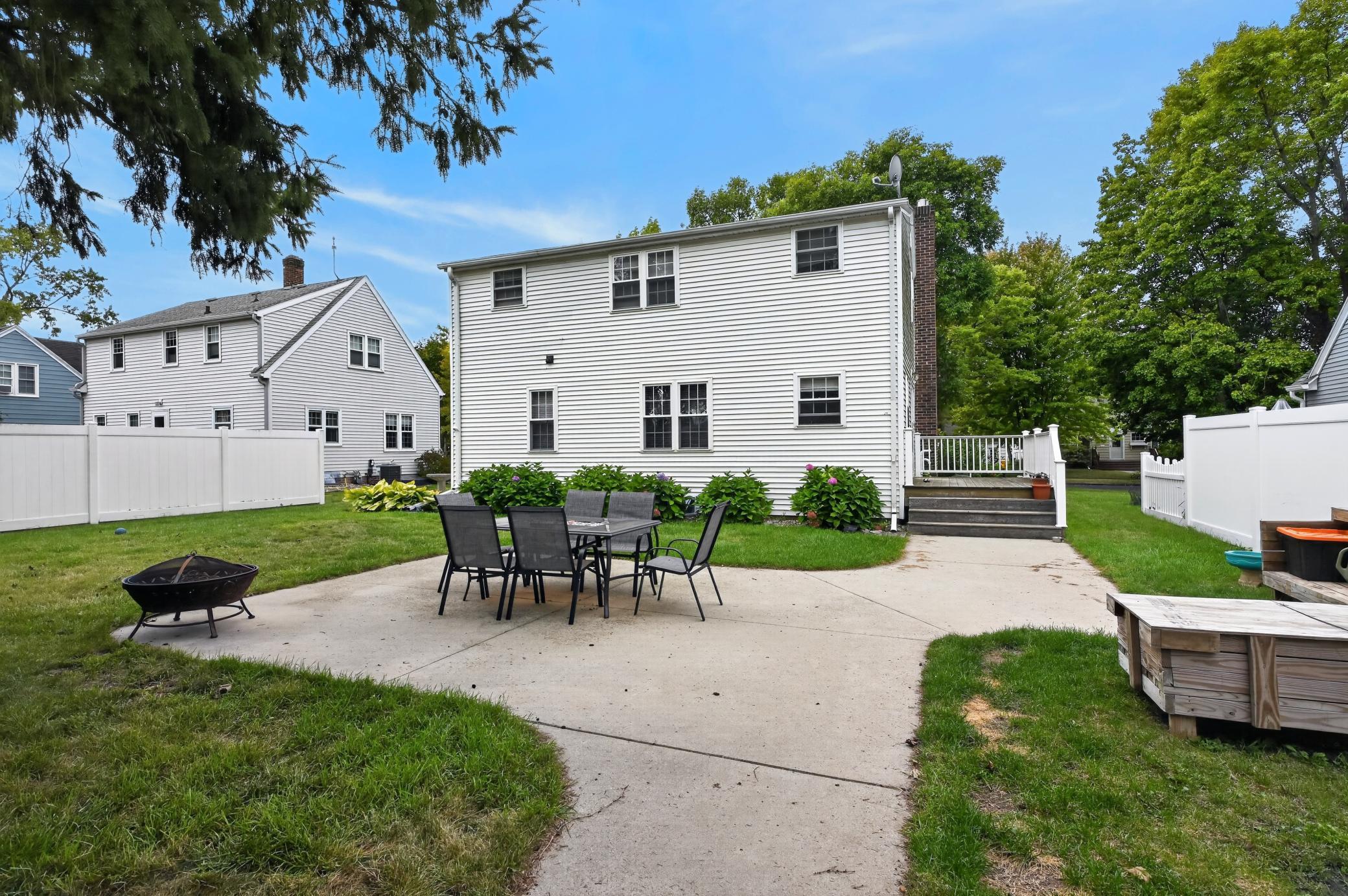 1935 single family home for sale at 715 Maple Street in Alexandria, MN — 3 bed, 2 bath (photo 5 of 50)