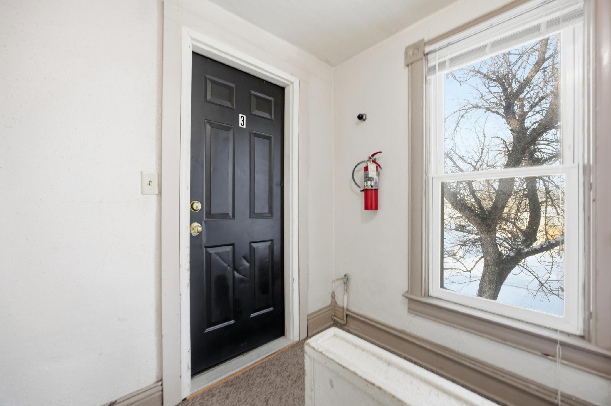 1906 triplex for sale at 702 21st Street S in Fargo, ND — 6 bed, 3 bath (photo 18 of 25)