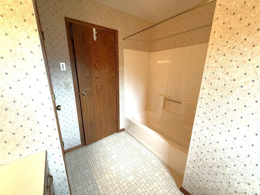 1986 single family home for sale at 3251 200th Street in Rothsay, MN — 4 bed, 2 bath (photo 27 of 43)