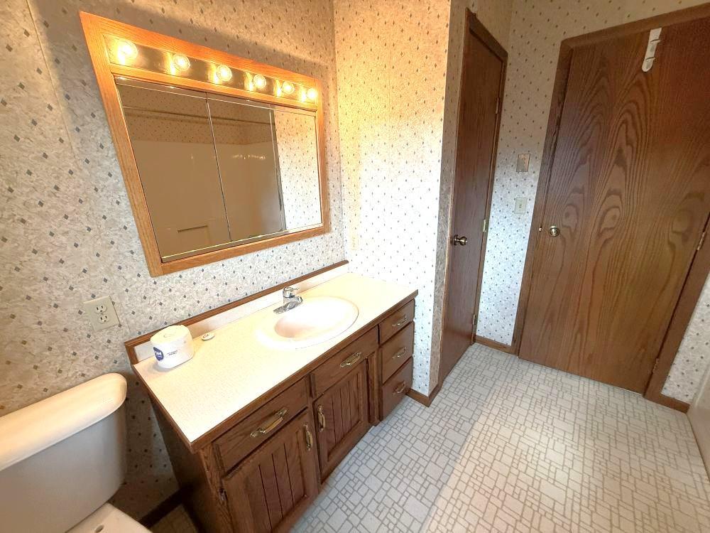 1986 single family home for sale at 3251 200th Street in Rothsay, MN — 4 bed, 2 bath (photo 28 of 43)
