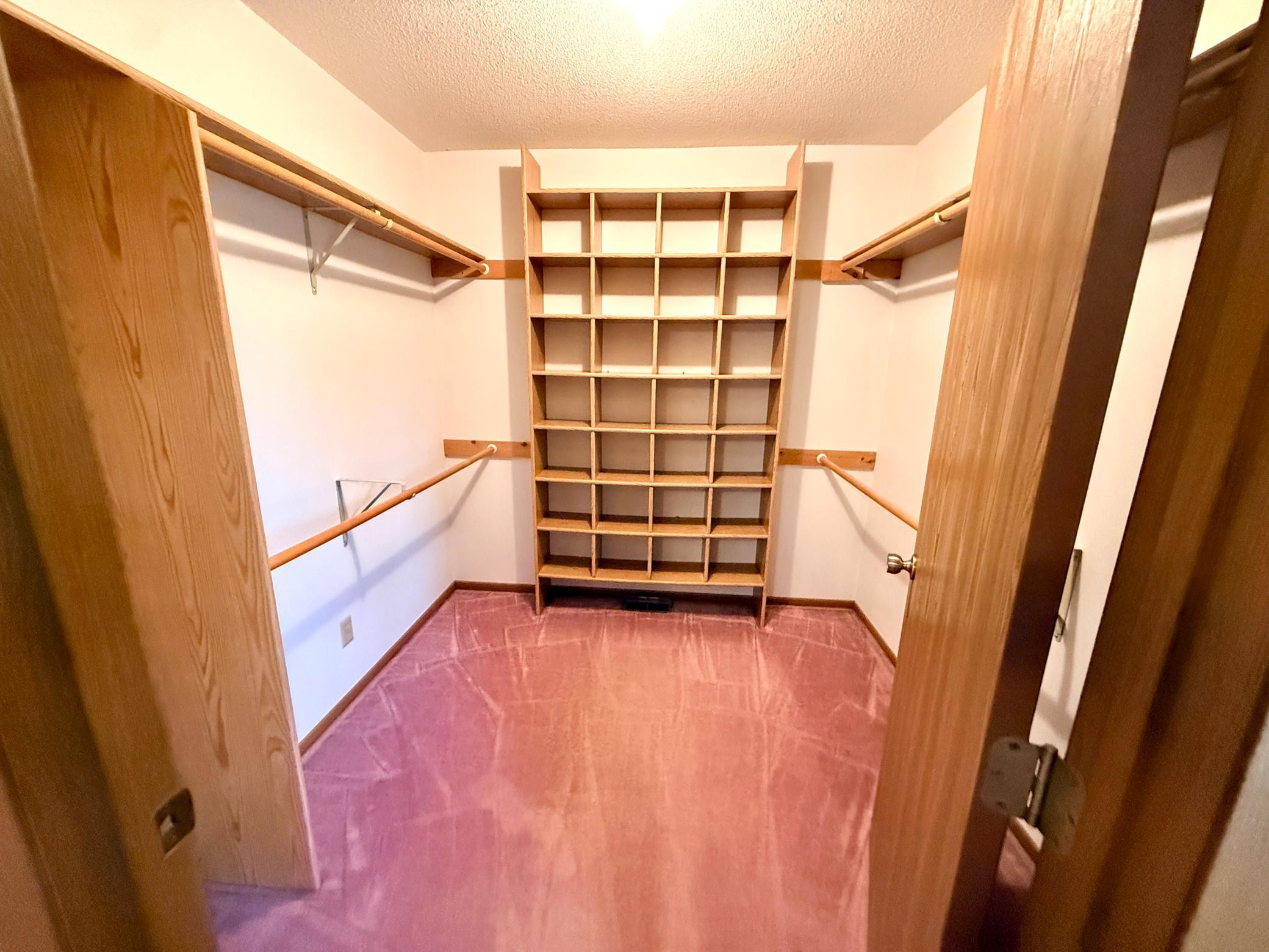 1988 single family home for sale at 350 6th Street NE in Perham, MN — 3 bed, 3 bath (photo 15 of 34)