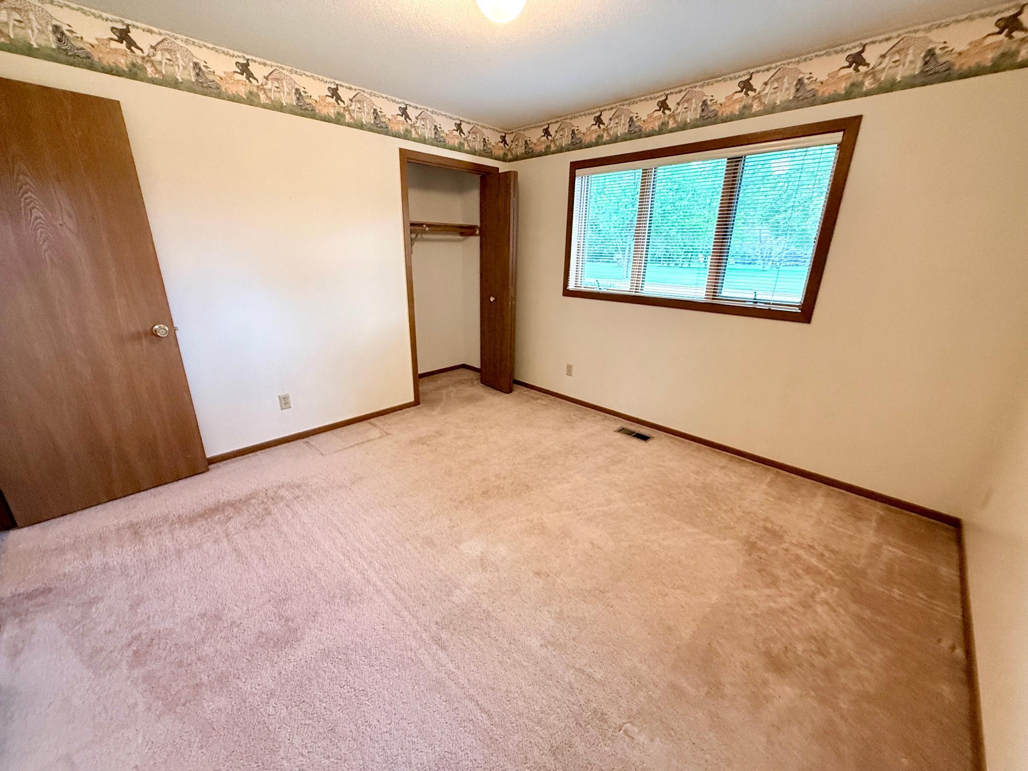 1988 single family home for sale at 350 6th Street NE in Perham, MN — 3 bed, 3 bath (photo 18 of 34)
