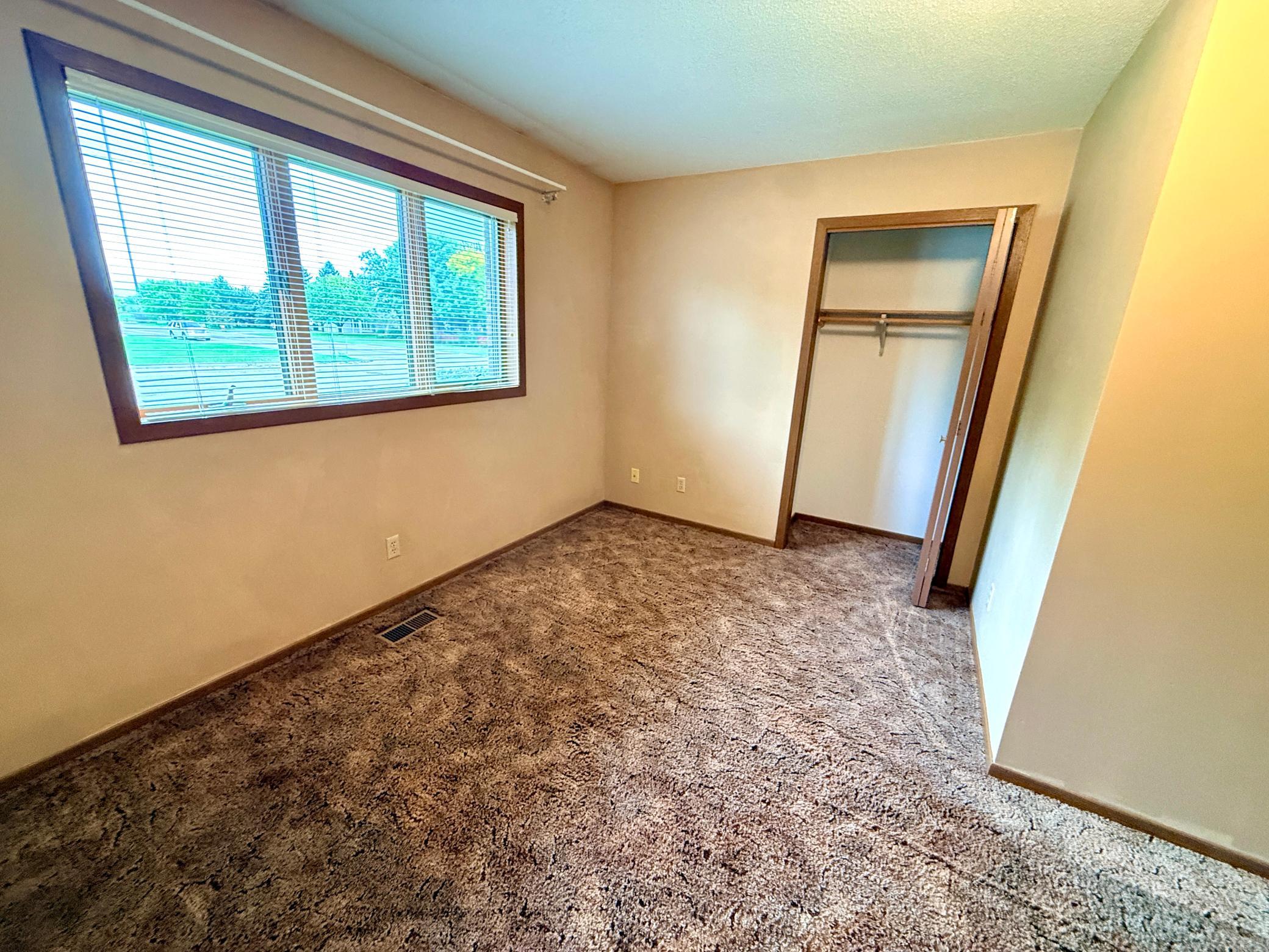 1988 single family home for sale at 350 6th Street NE in Perham, MN — 3 bed, 3 bath (photo 19 of 34)