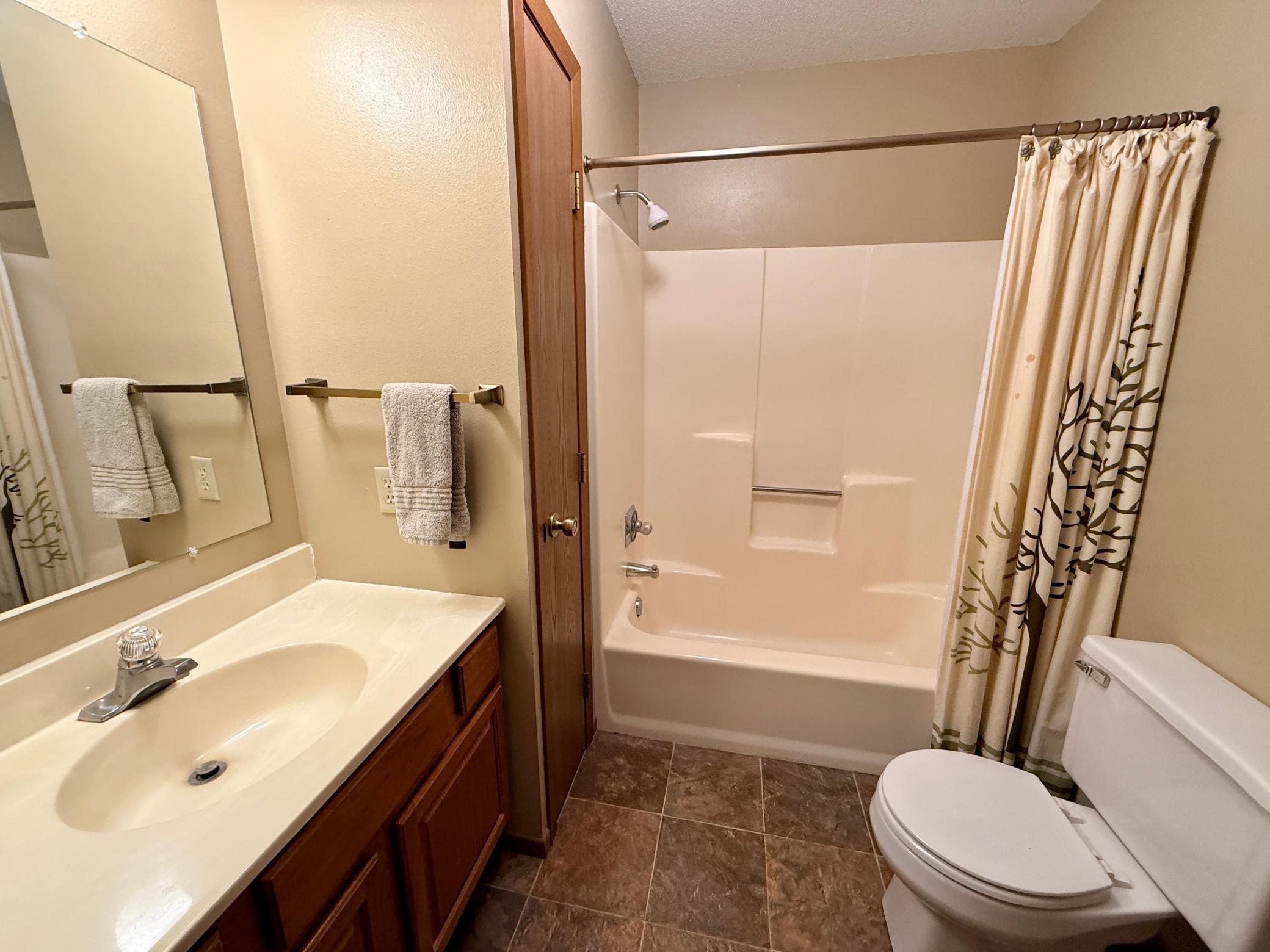 1988 single family home for sale at 350 6th Street NE in Perham, MN — 3 bed, 3 bath (photo 20 of 34)
