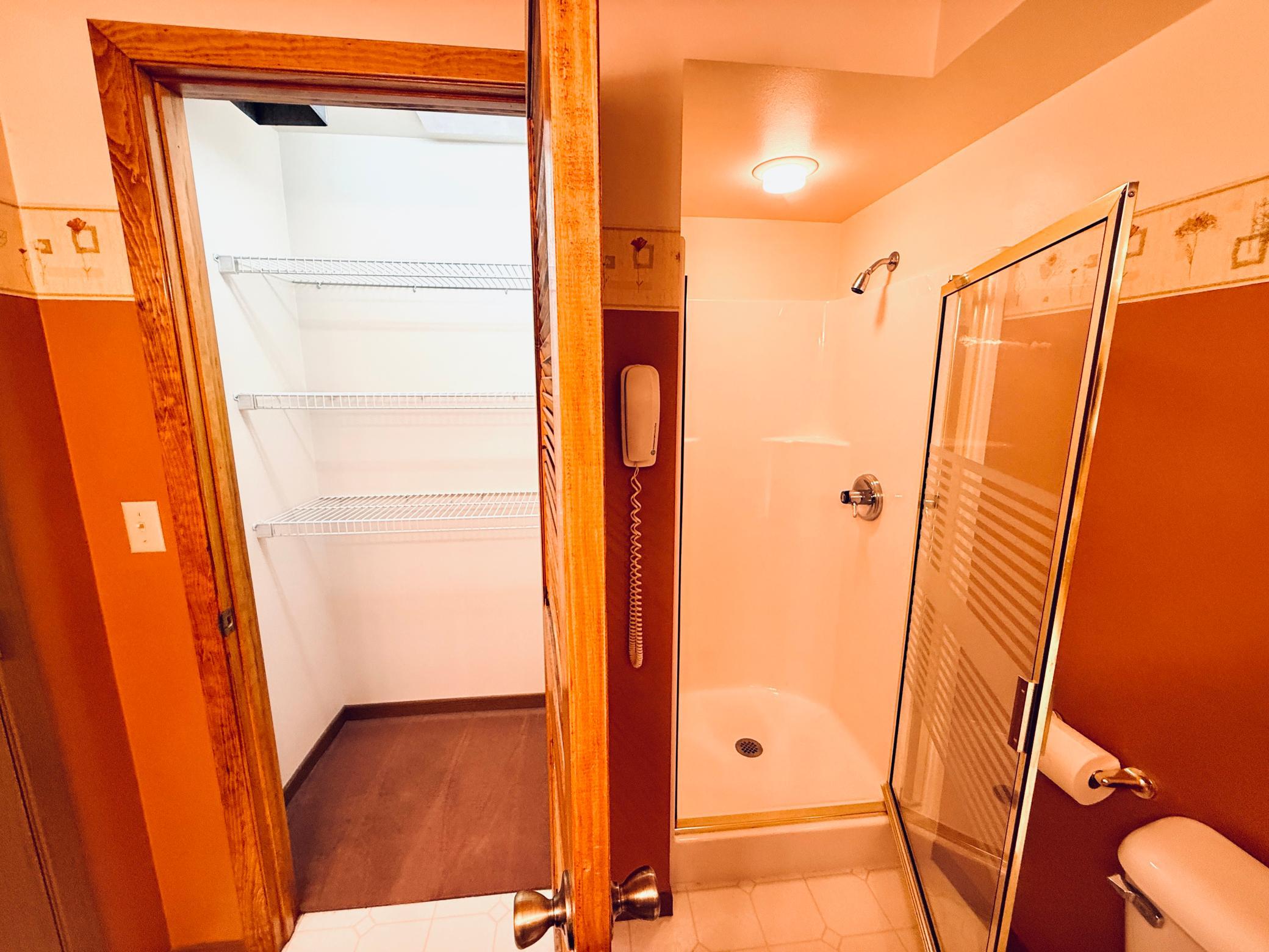 1988 single family home for sale at 350 6th Street NE in Perham, MN — 3 bed, 3 bath (photo 25 of 34)
