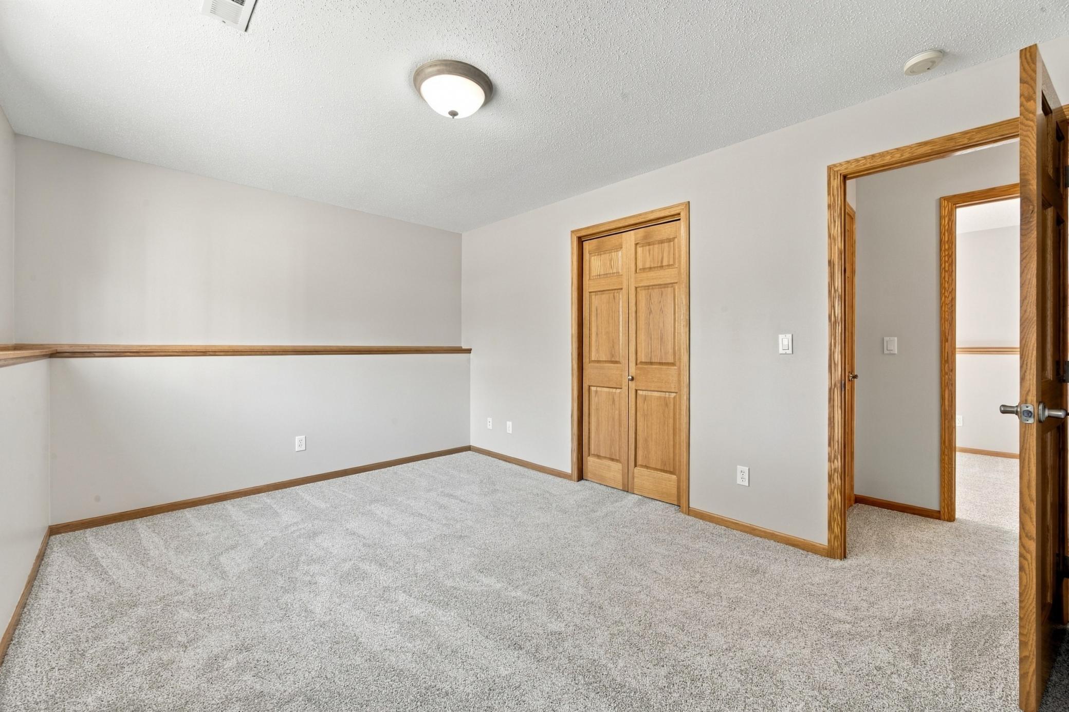 2006 single family home for sale at 4760 Arbor Court S in Fargo, ND — 4 bed, 3 bath (photo 29 of 54)