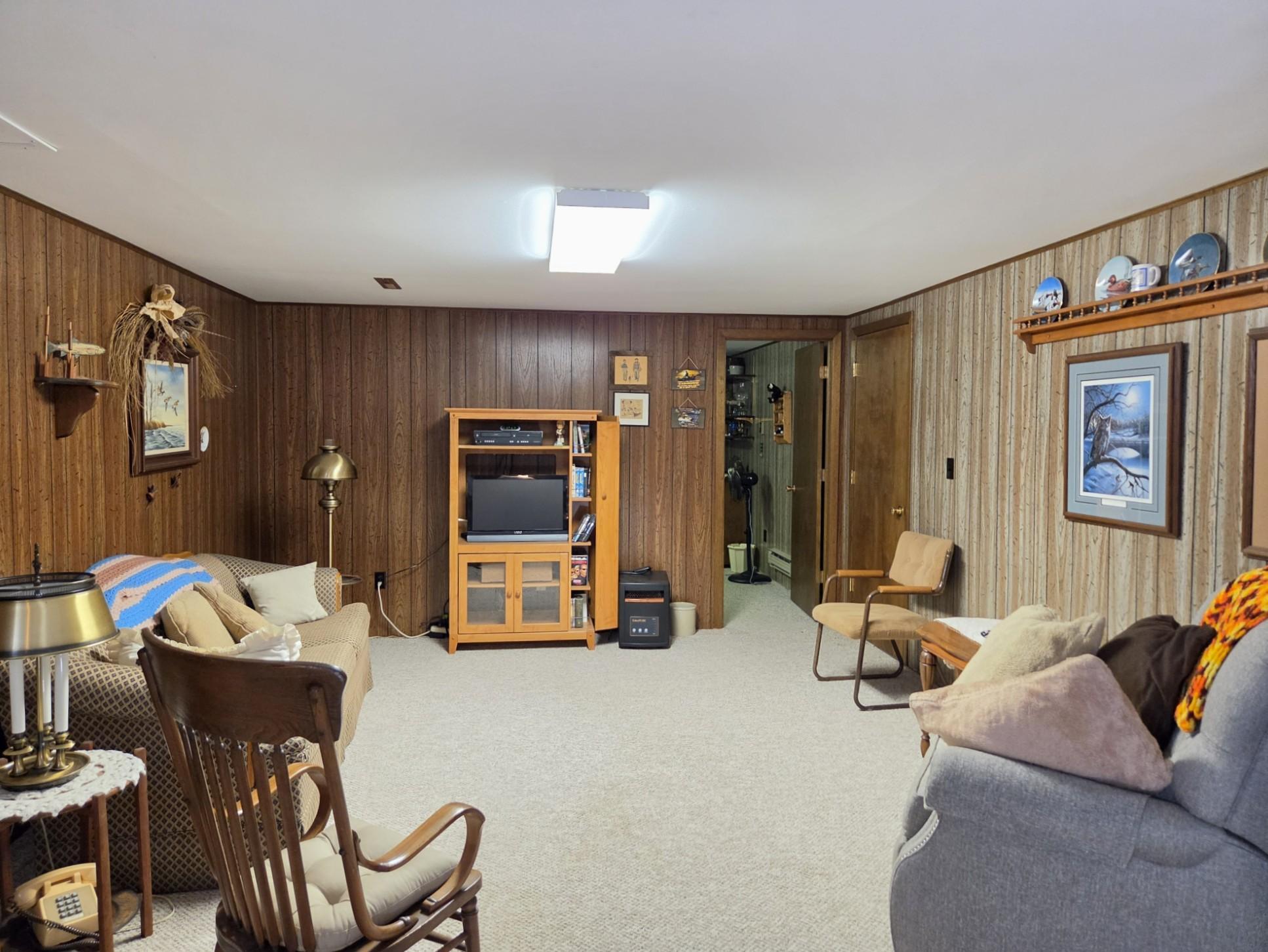 1972 single family home for sale at 1401 50th Avenue SE in Alexandria, MN — 3 bed, 2 bath (photo 14 of 22)