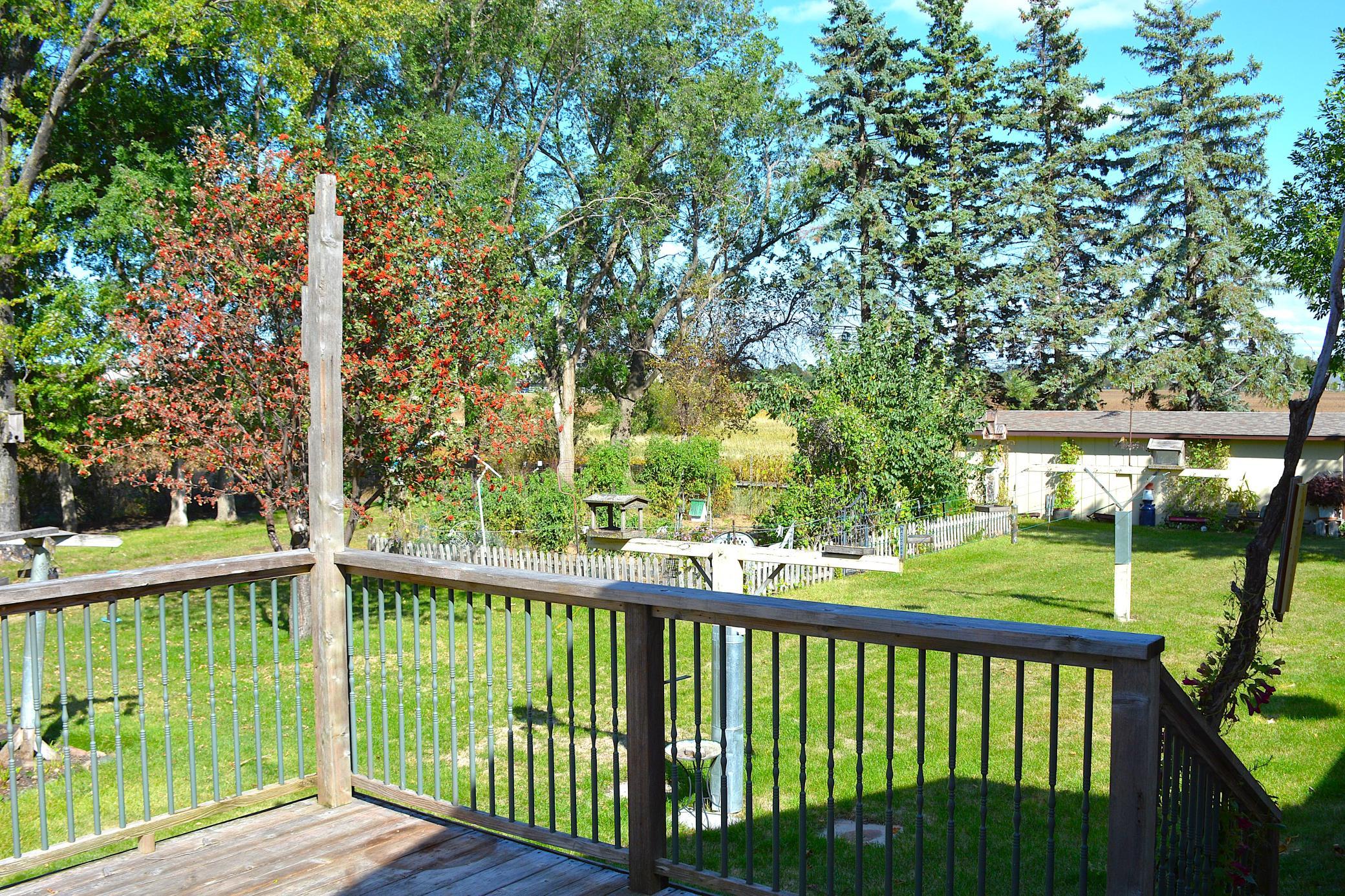 1972 single family home for sale at 1401 50th Avenue SE in Alexandria, MN — 3 bed, 2 bath (photo 21 of 22)