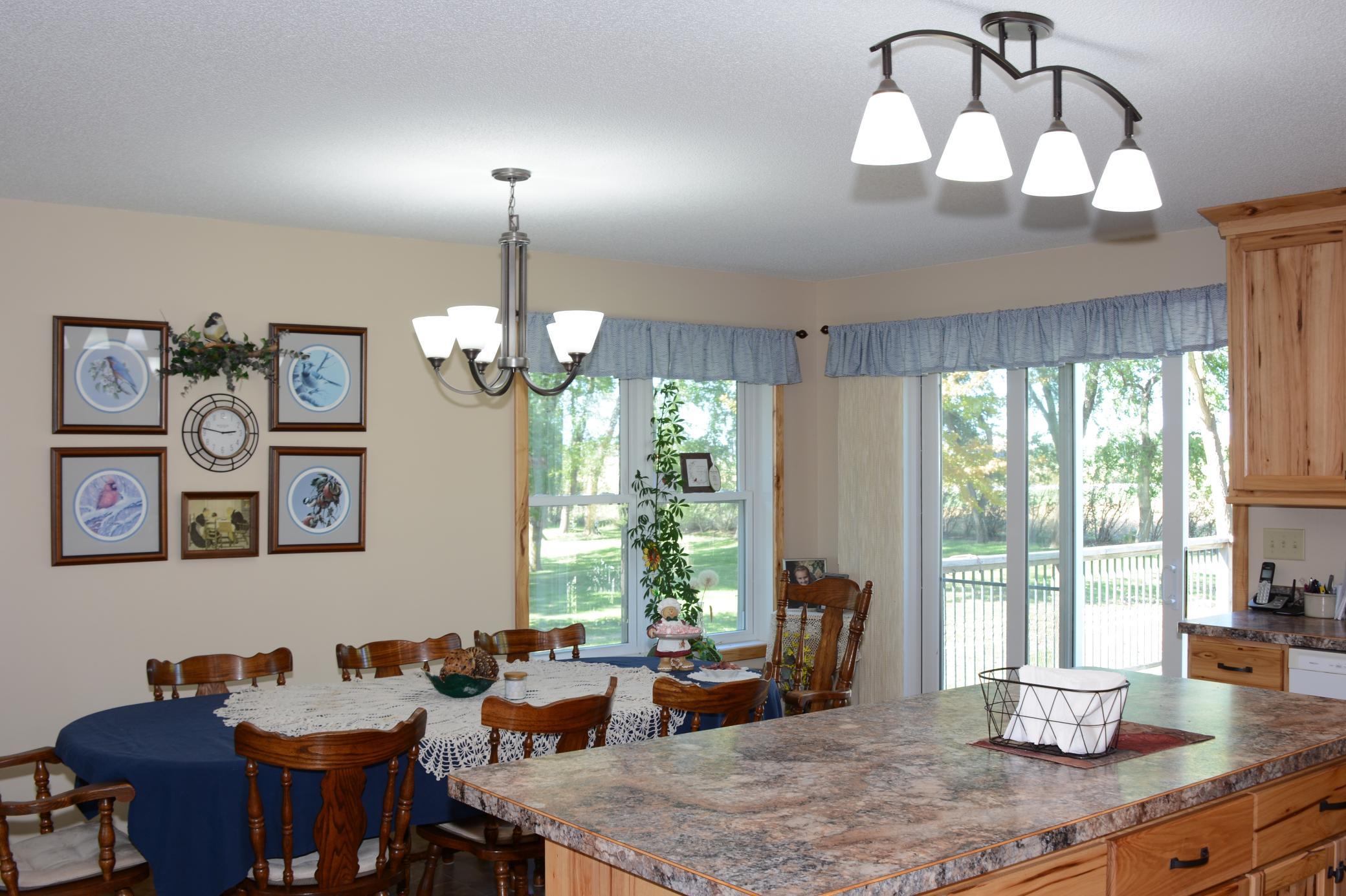 1972 single family home for sale at 1401 50th Avenue SE in Alexandria, MN — 3 bed, 2 bath (photo 5 of 22)