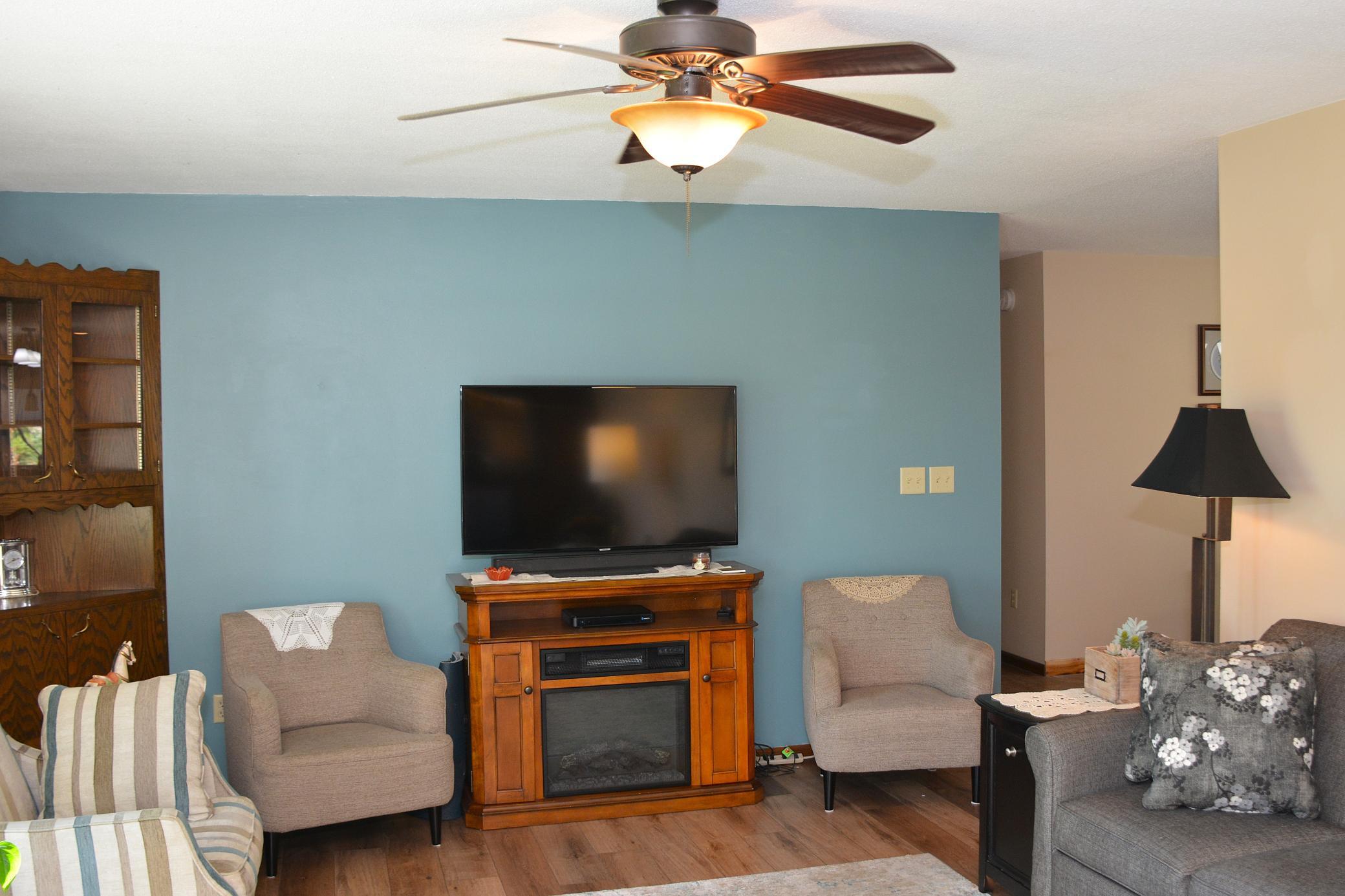 1972 single family home for sale at 1401 50th Avenue SE in Alexandria, MN — 3 bed, 2 bath (photo 7 of 22)