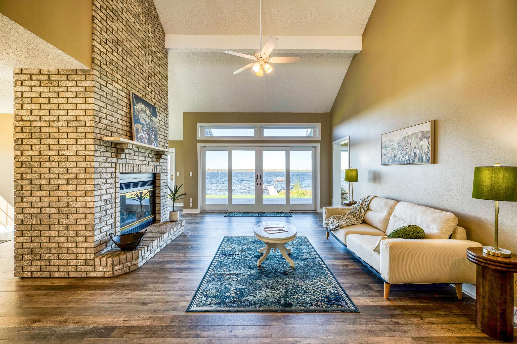 1993 single family home for sale at 307 Irving Beach Drive SW in Bemidji, MN — 3 bed, 3 bath (photo 2 of 52)
