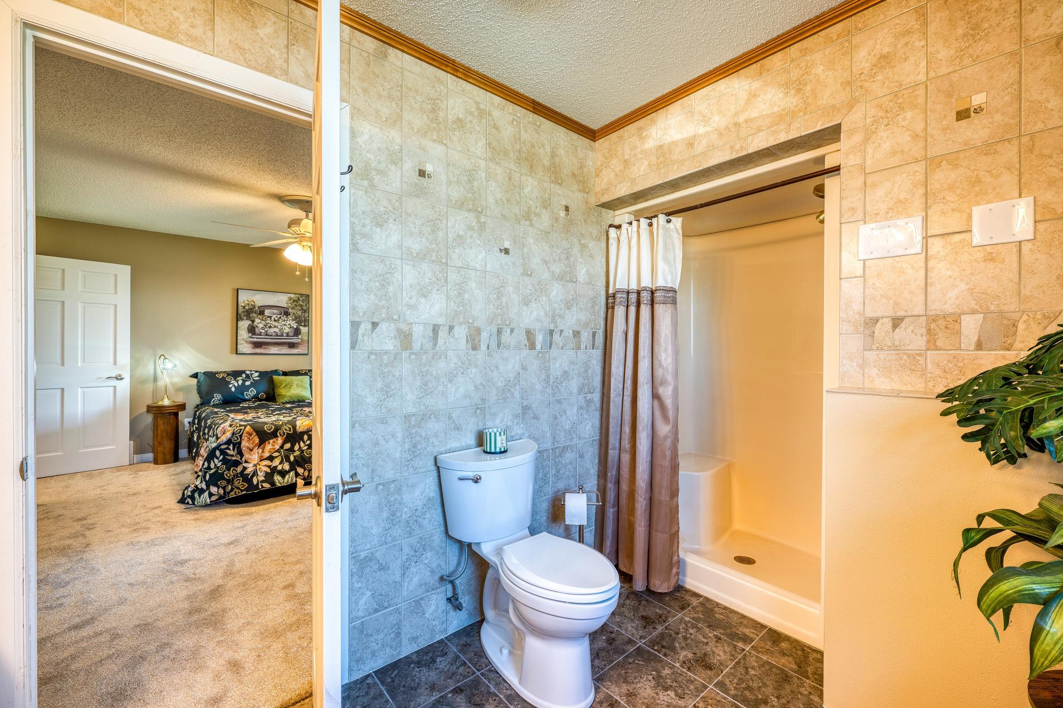 1993 single family home for sale at 307 Irving Beach Drive SW in Bemidji, MN — 3 bed, 3 bath (photo 24 of 52)