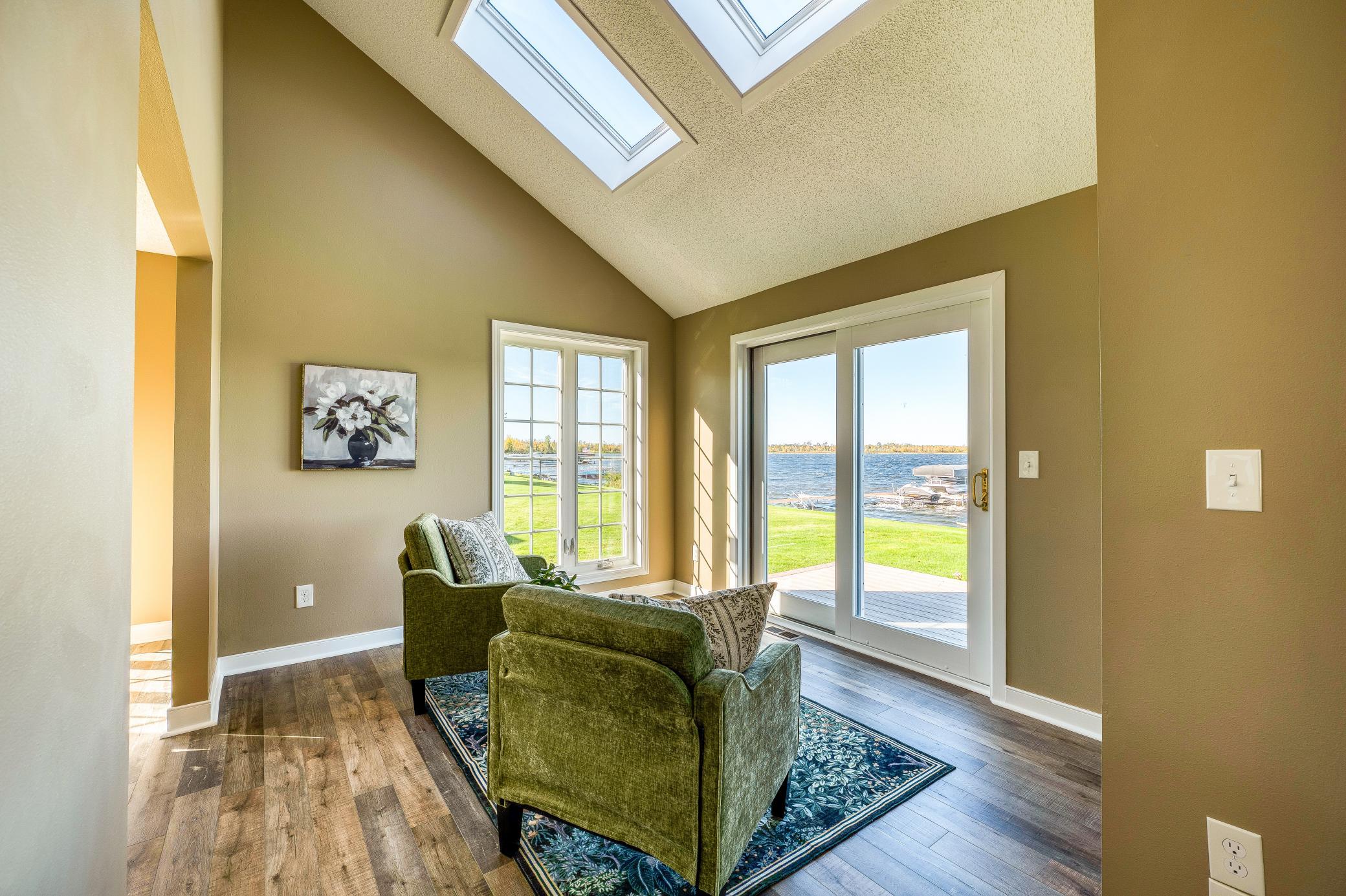1993 single family home for sale at 307 Irving Beach Drive SW in Bemidji, MN — 3 bed, 3 bath (photo 6 of 52)