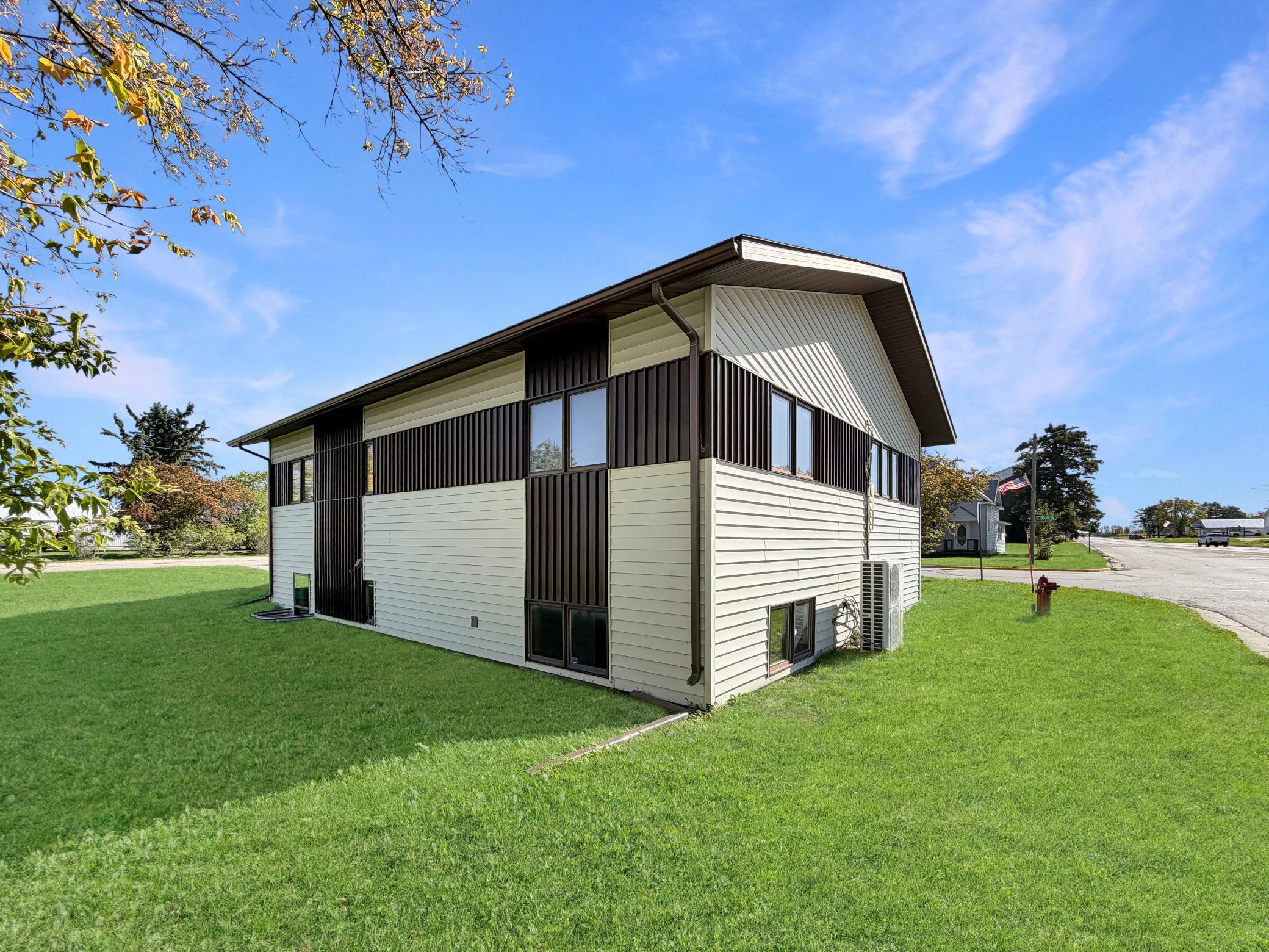 1990 duplex for sale at 227 1st Avenue SW in Clearbrook, MN — 4 bed, 2 bath (photo 4 of 16)