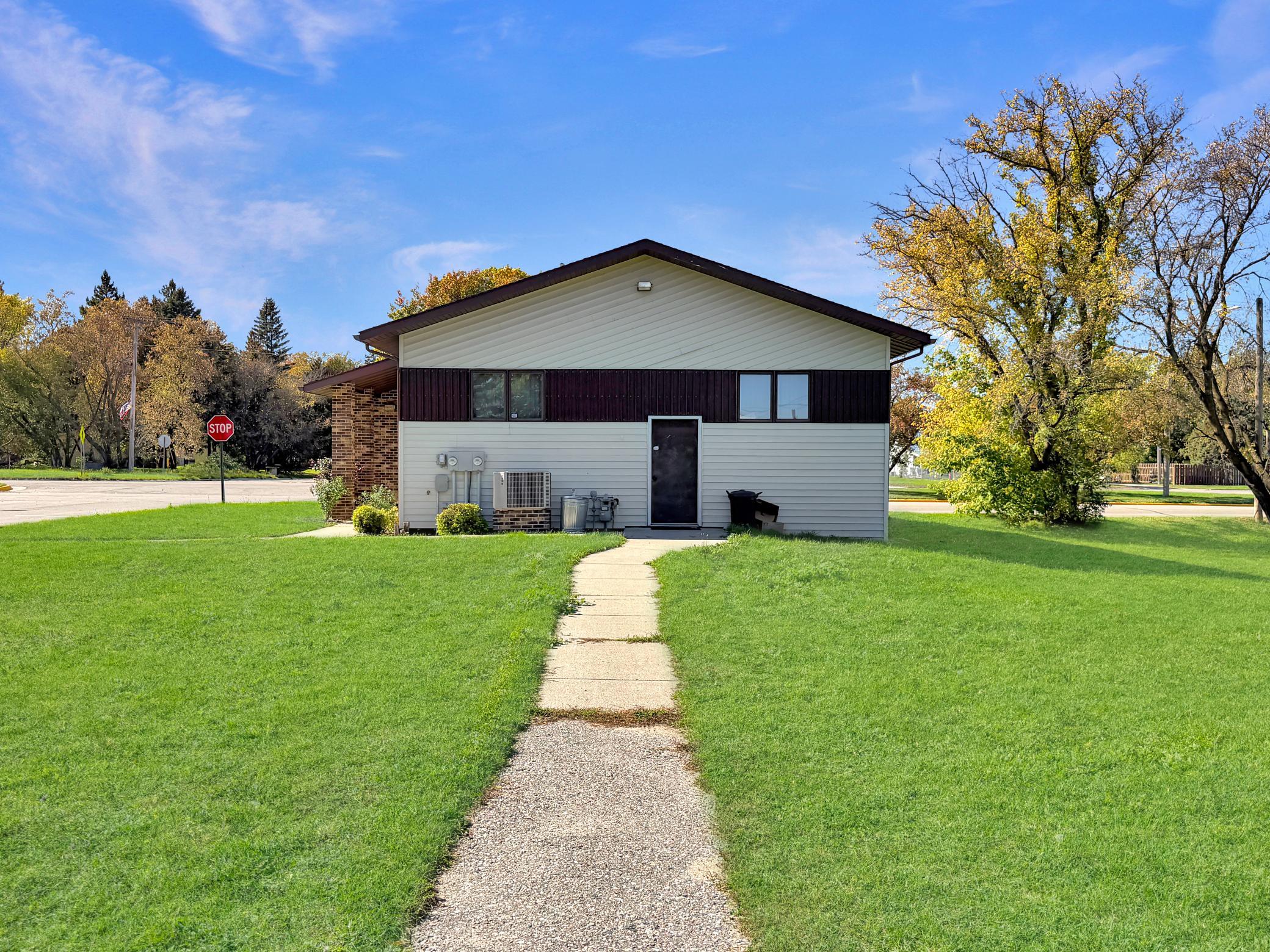 1990 duplex for sale at 227 1st Avenue SW in Clearbrook, MN — 4 bed, 2 bath (photo 7 of 16)