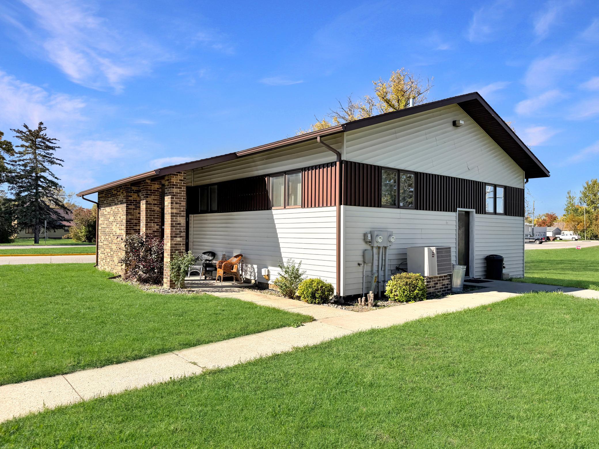 1990 duplex for sale at 227 1st Avenue SW in Clearbrook, MN — 4 bed, 2 bath (photo 8 of 16)