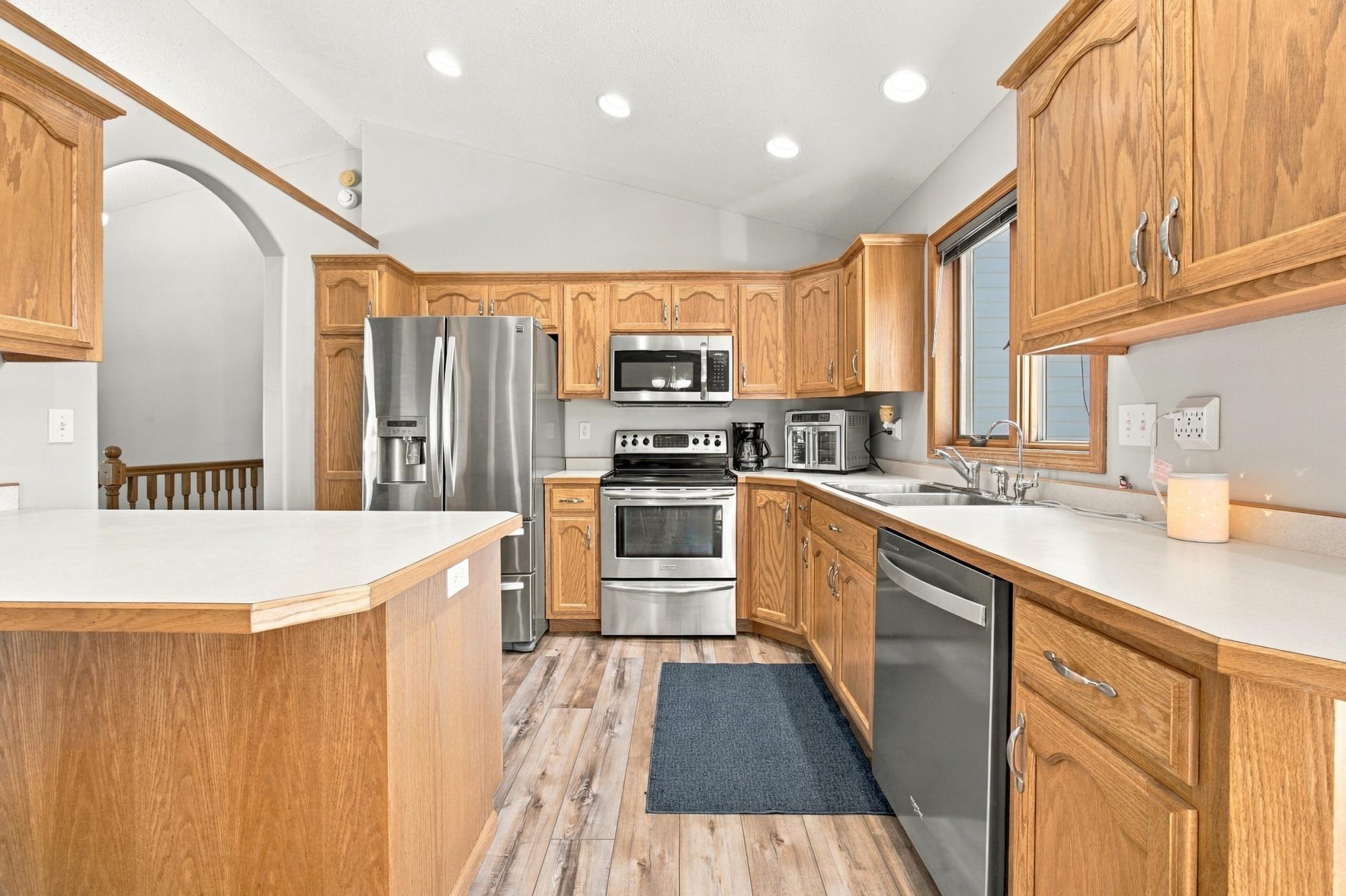 2002 single family home for sale at 675 Wyndemere Drive in West Fargo, ND — 4 bed, 3 bath (photo 11 of 47)