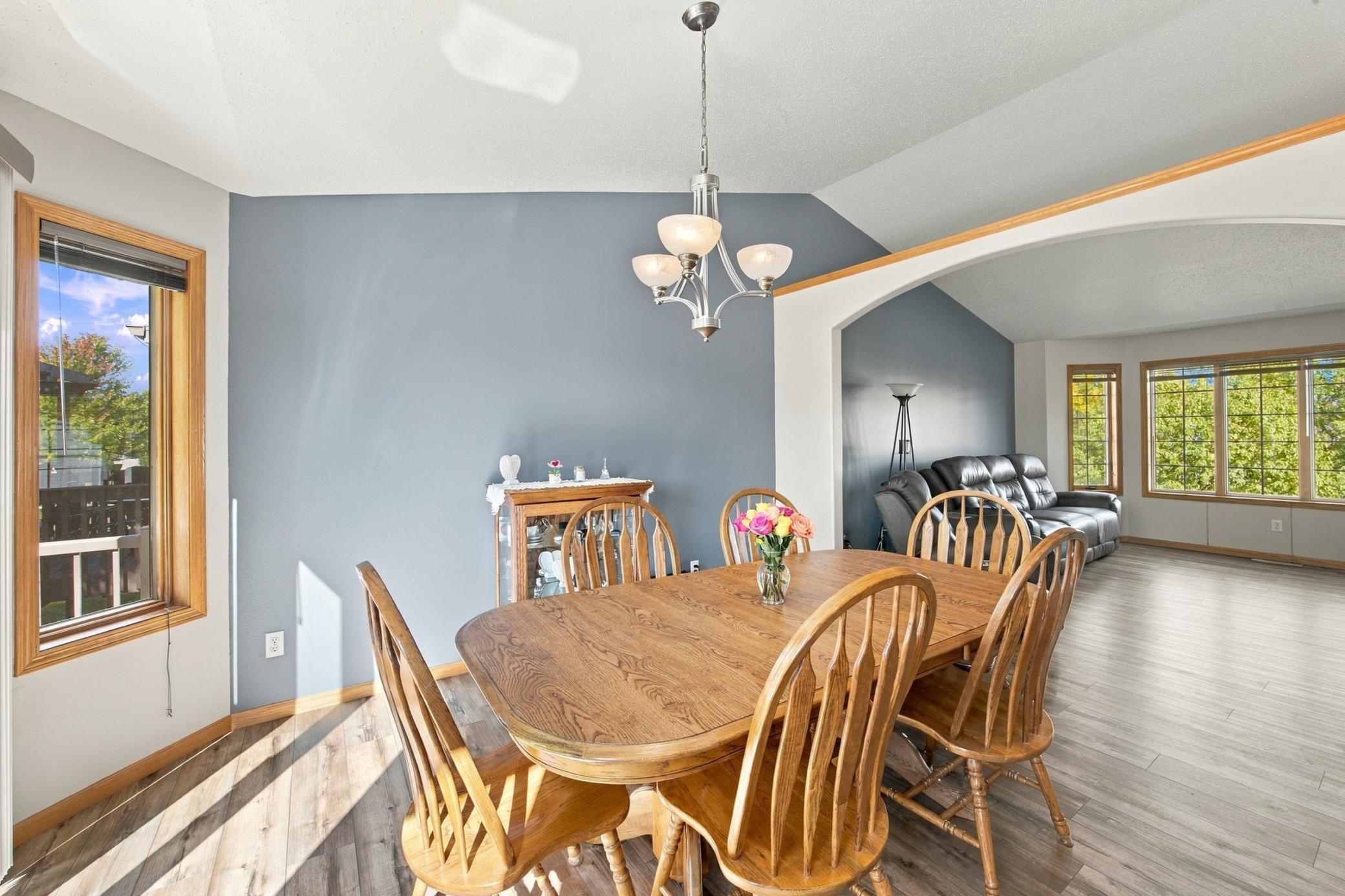 2002 single family home for sale at 675 Wyndemere Drive in West Fargo, ND — 4 bed, 3 bath (photo 13 of 47)