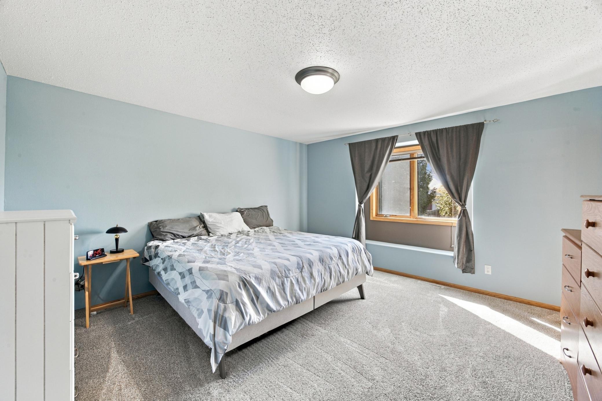 2002 single family home for sale at 675 Wyndemere Drive in West Fargo, ND — 4 bed, 3 bath (photo 15 of 47)
